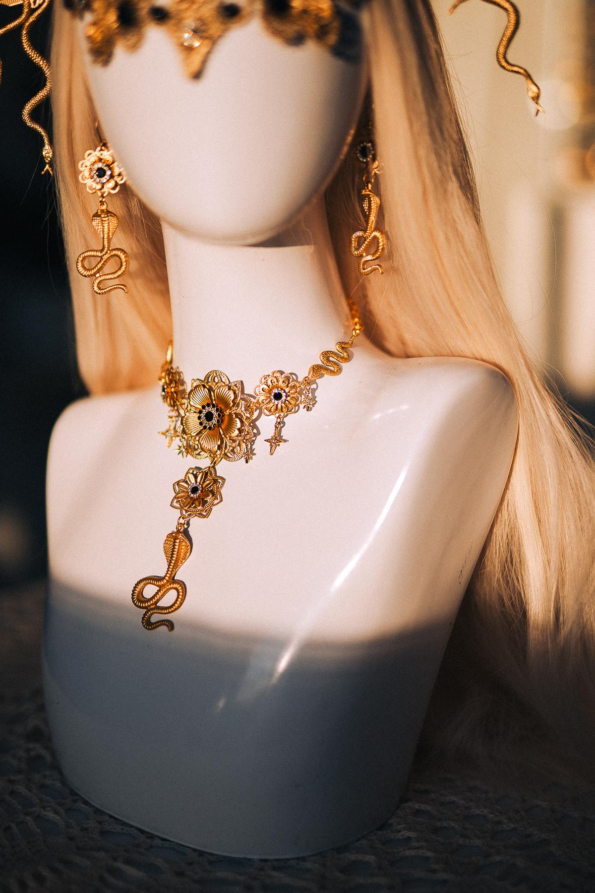Medusa Crown, Gold Snake Halo Crown, Serpent Headpiece, Greek Goddess Crown, Medusa Costume Headpiece, Mythology Fantasy Crown