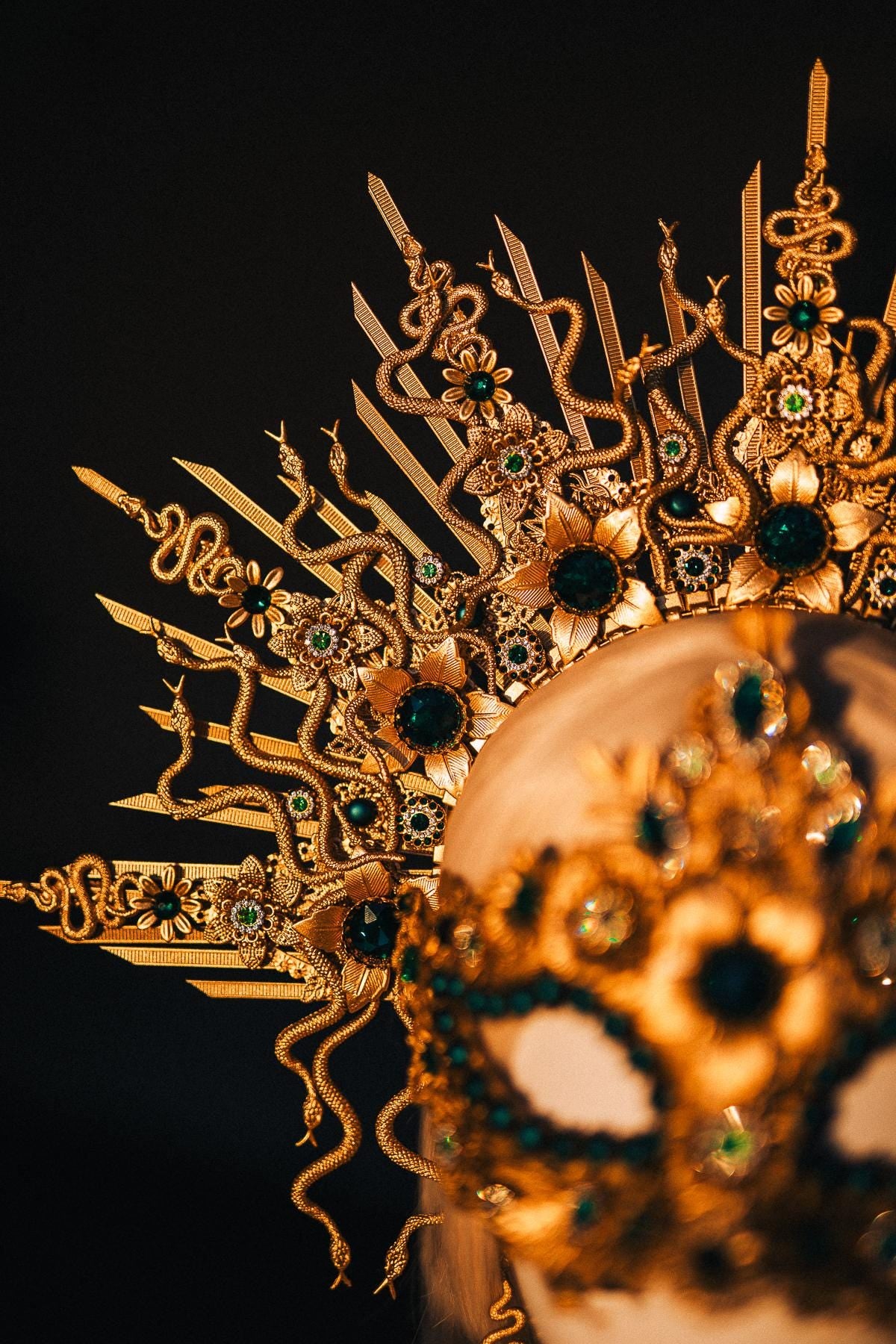 Medusa Crown, Gold Snake Halo Crown, Serpent Headpiece, Greek Goddess Crown, Emerald Medusa Costume, Mythology Headpiece
