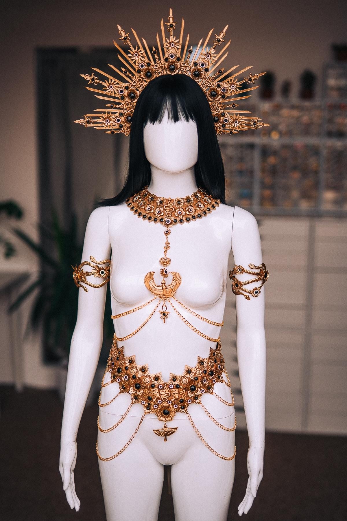 Cleopatra Masquerade Mask, Egyptian Gold Mask, Pharaoh Goddess Mask, Egyptian Queen Costume, Luxury Masquerade Accessory