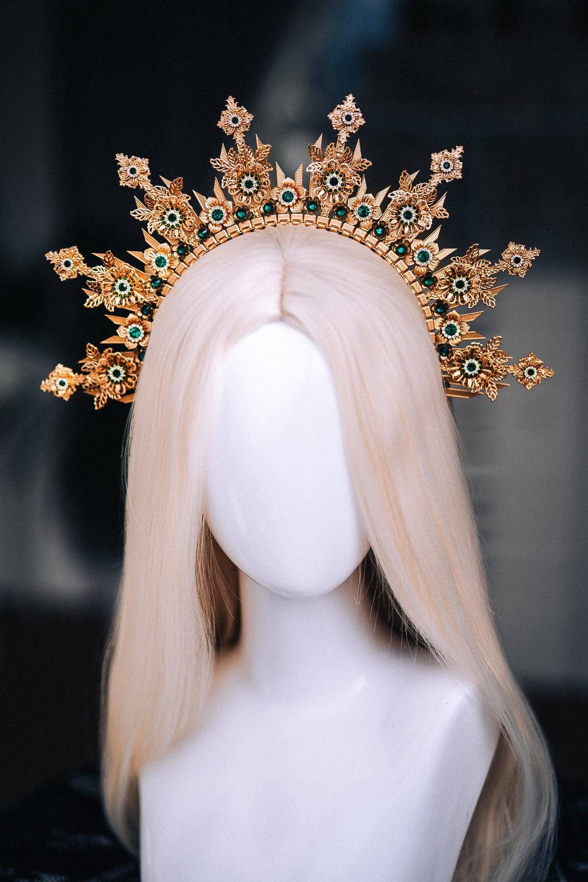 Gold Emerald Halo Crown, Green Jeweled Sunburst Crown, Baroque Goddess Headpiece, Fantasy Wedding Crown, Celestial Halo Tiara