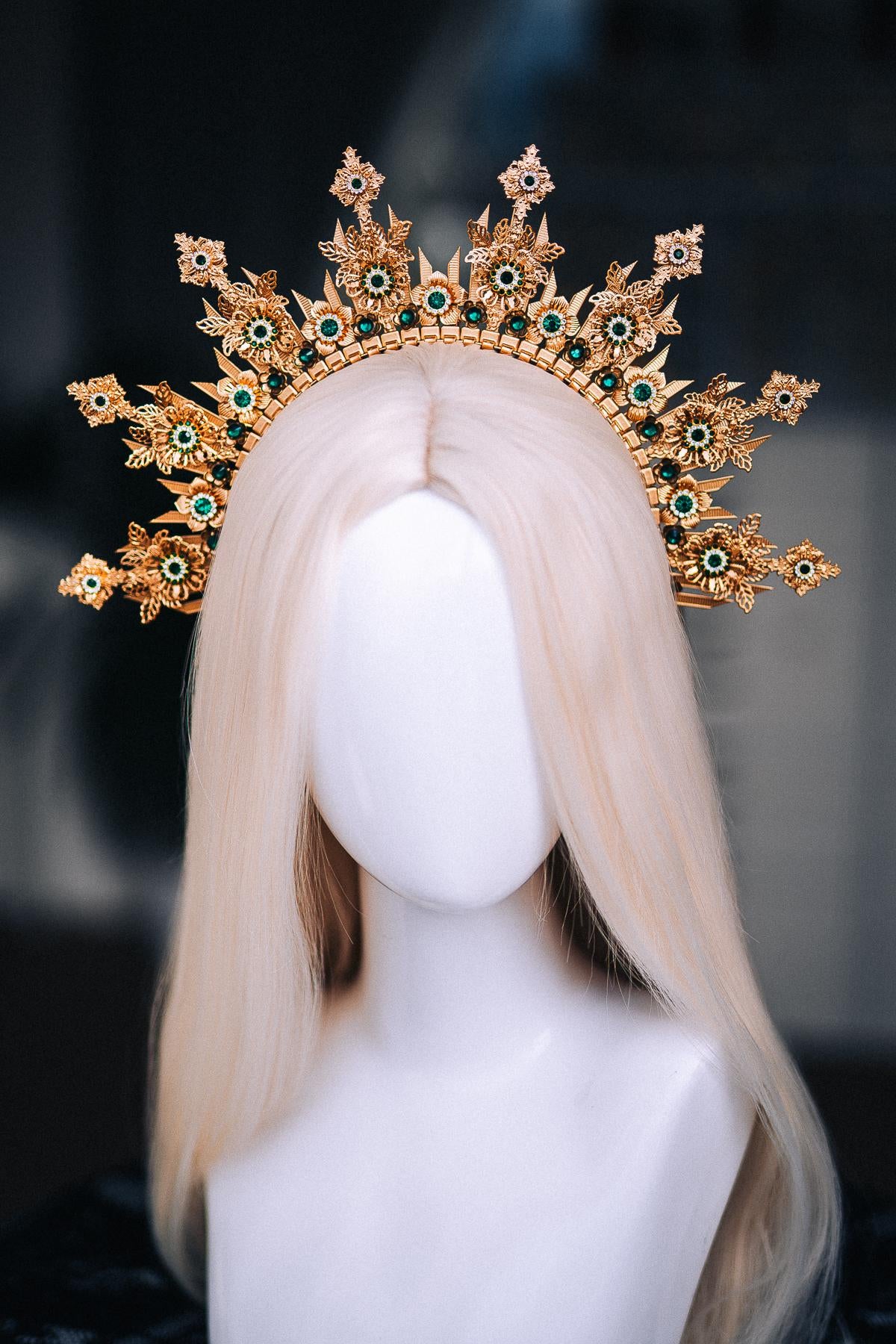 Gold Emerald Halo Crown, Green Jeweled Sunburst Crown, Baroque Goddess Headpiece, Fantasy Wedding Crown, Celestial Halo Tiara