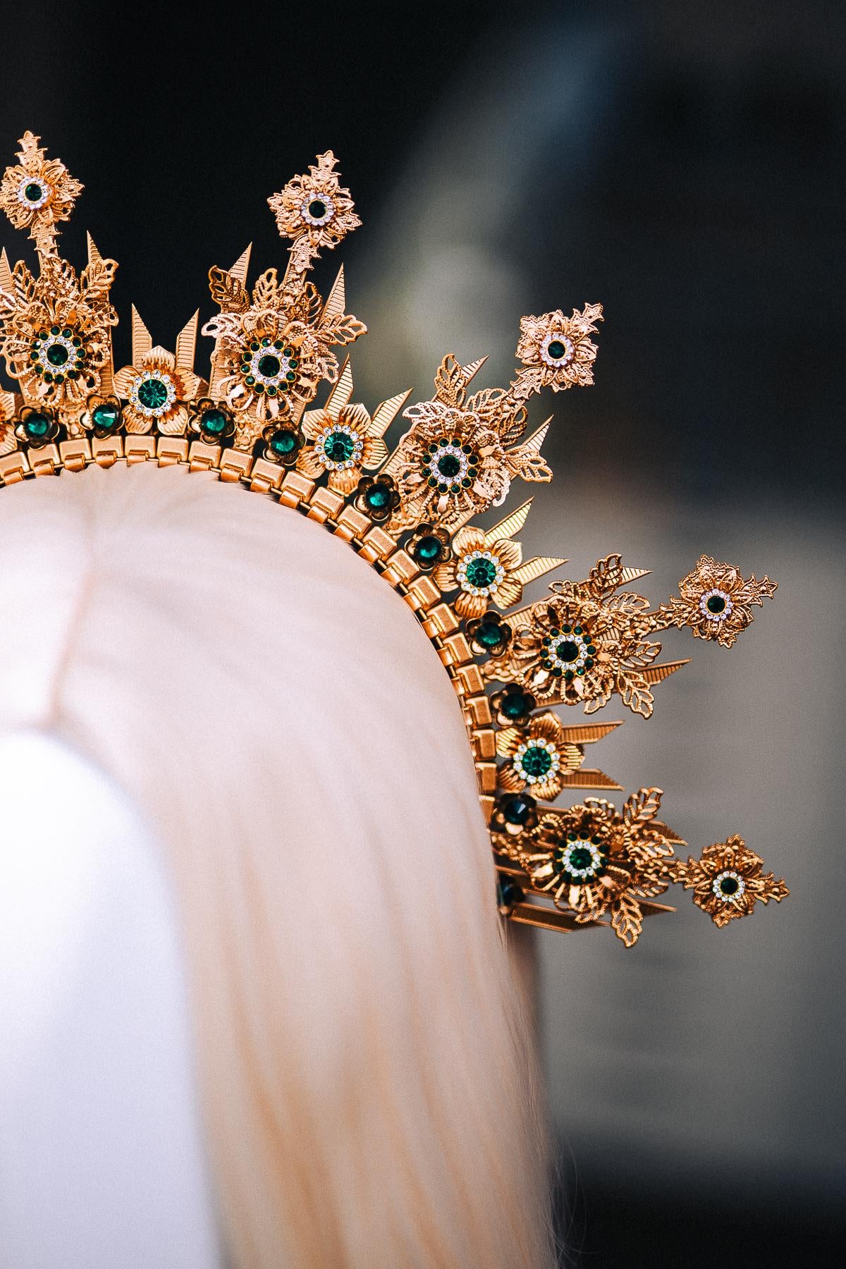 Gold Emerald Halo Crown, Green Jeweled Sunburst Crown, Baroque Goddess Headpiece, Fantasy Wedding Crown, Celestial Halo Tiara