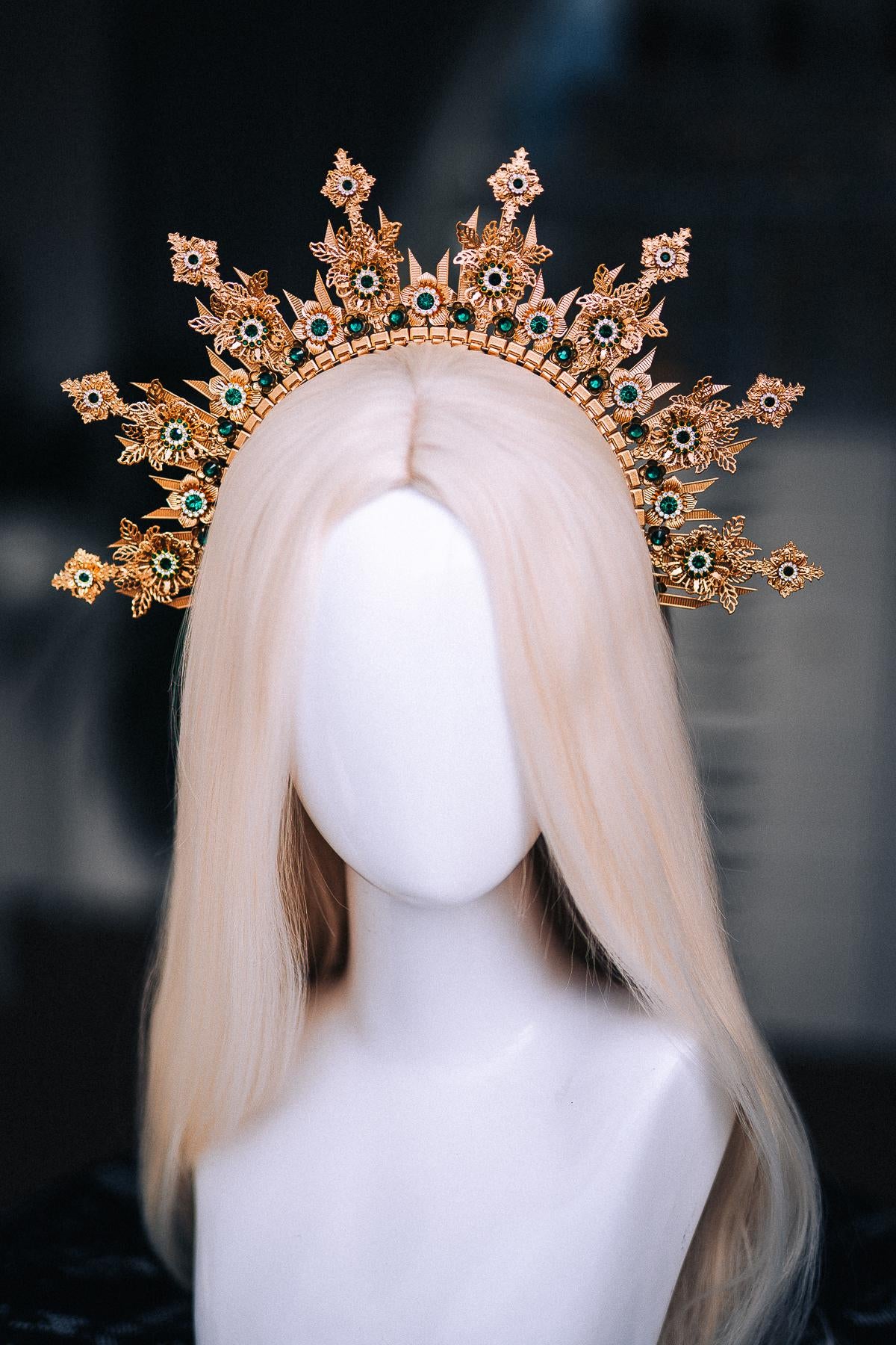 Gold Emerald Halo Crown, Green Jeweled Sunburst Crown, Baroque Goddess Headpiece, Fantasy Wedding Crown, Celestial Halo Tiara