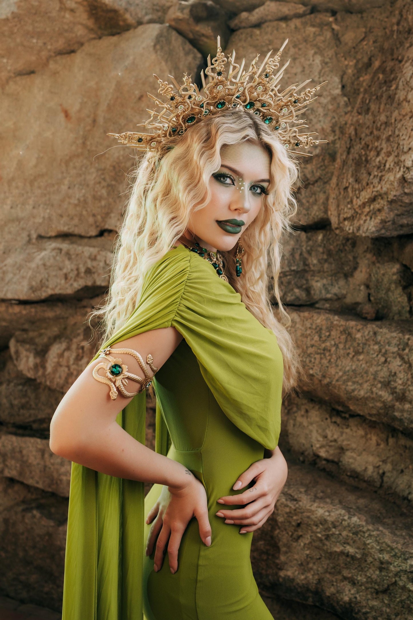Medusa Snake Arm Cuffs Pair, Gold Serpent Upper Arm Bracelets, Emerald Greek Goddess Jewelry, Medusa Costume Armlets