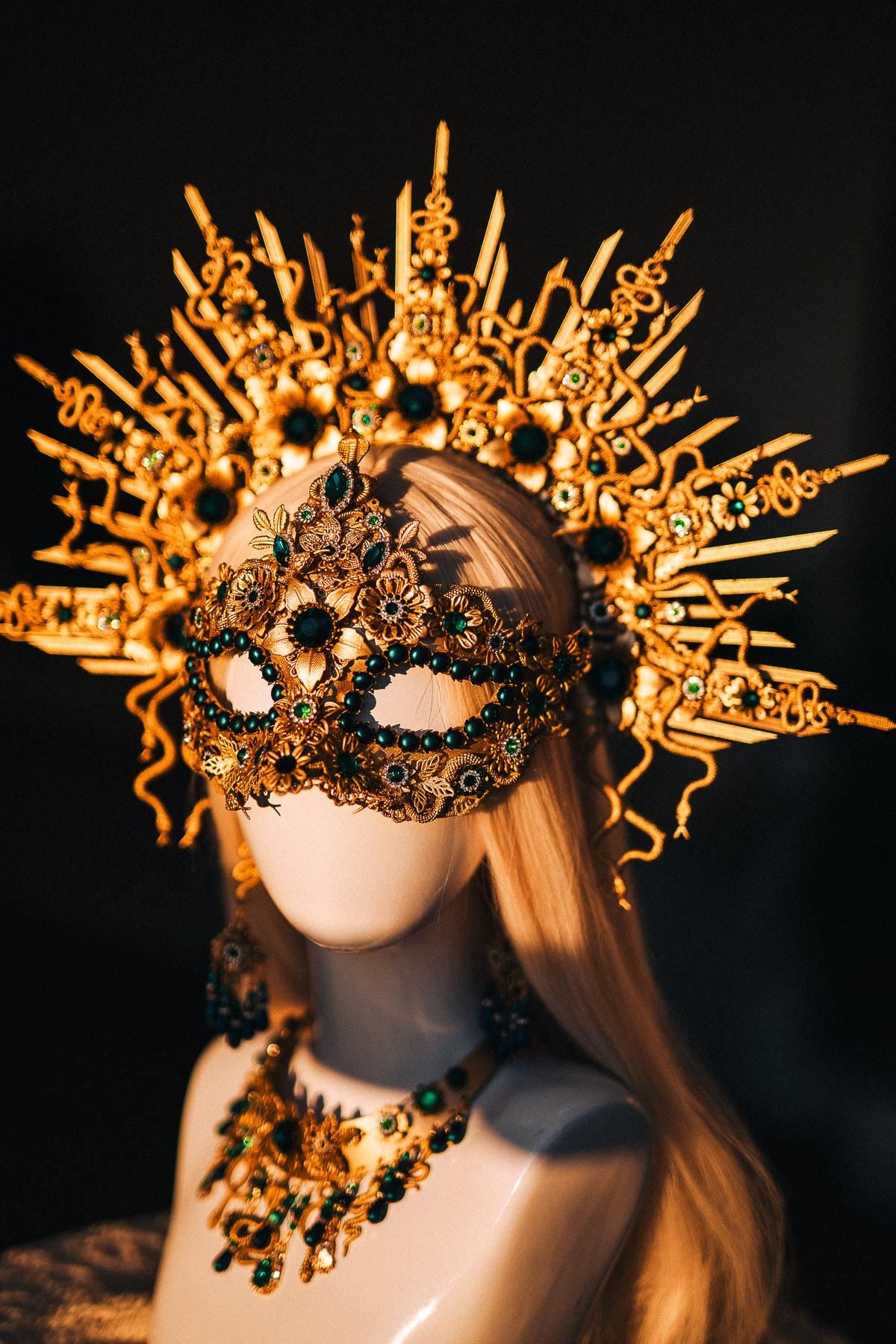 Medusa Crown, Gold Snake Halo Crown, Serpent Headpiece, Greek Goddess Crown, Emerald Medusa Costume, Mythology Headpiece
