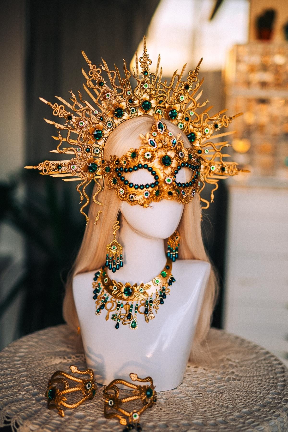 Medusa Crown, Gold Snake Halo Crown, Serpent Headpiece, Greek Goddess Crown, Emerald Medusa Costume, Mythology Headpiece