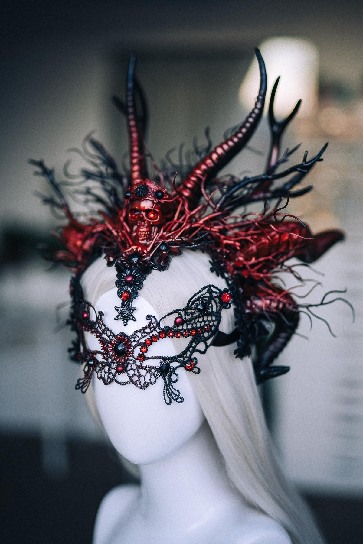 Demon Queen Crown, Red Black Horned Crown, Gothic Skull Headpiece, Dark Fantasy Headdress, Devil Crown, Halloween Costume Crown
