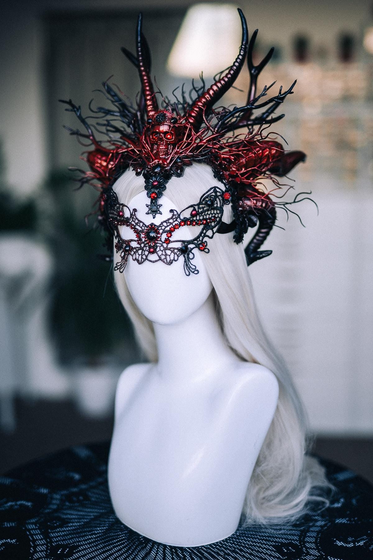 Demon Queen Crown, Red Black Horned Crown, Gothic Skull Headpiece, Dark Fantasy Headdress, Devil Crown, Halloween Costume Crown