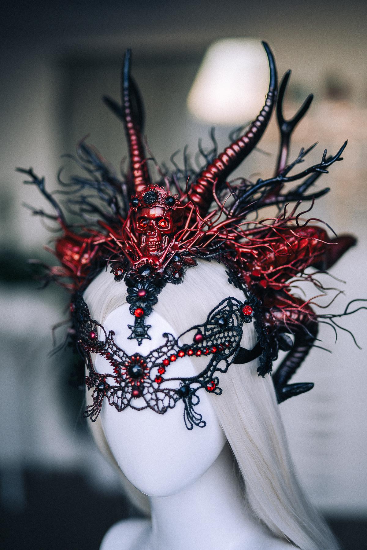 Demon Queen Crown, Red Black Horned Crown, Gothic Skull Headpiece, Dark Fantasy Headdress, Devil Crown, Halloween Costume Crown