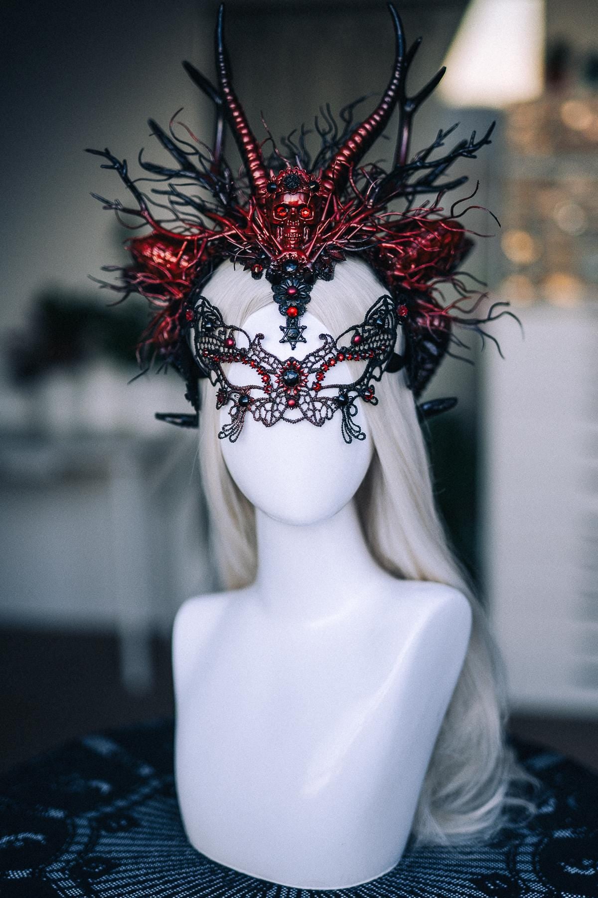 Demon Queen Crown, Red Black Horned Crown, Gothic Skull Headpiece, Dark Fantasy Headdress, Devil Crown, Halloween Costume Crown