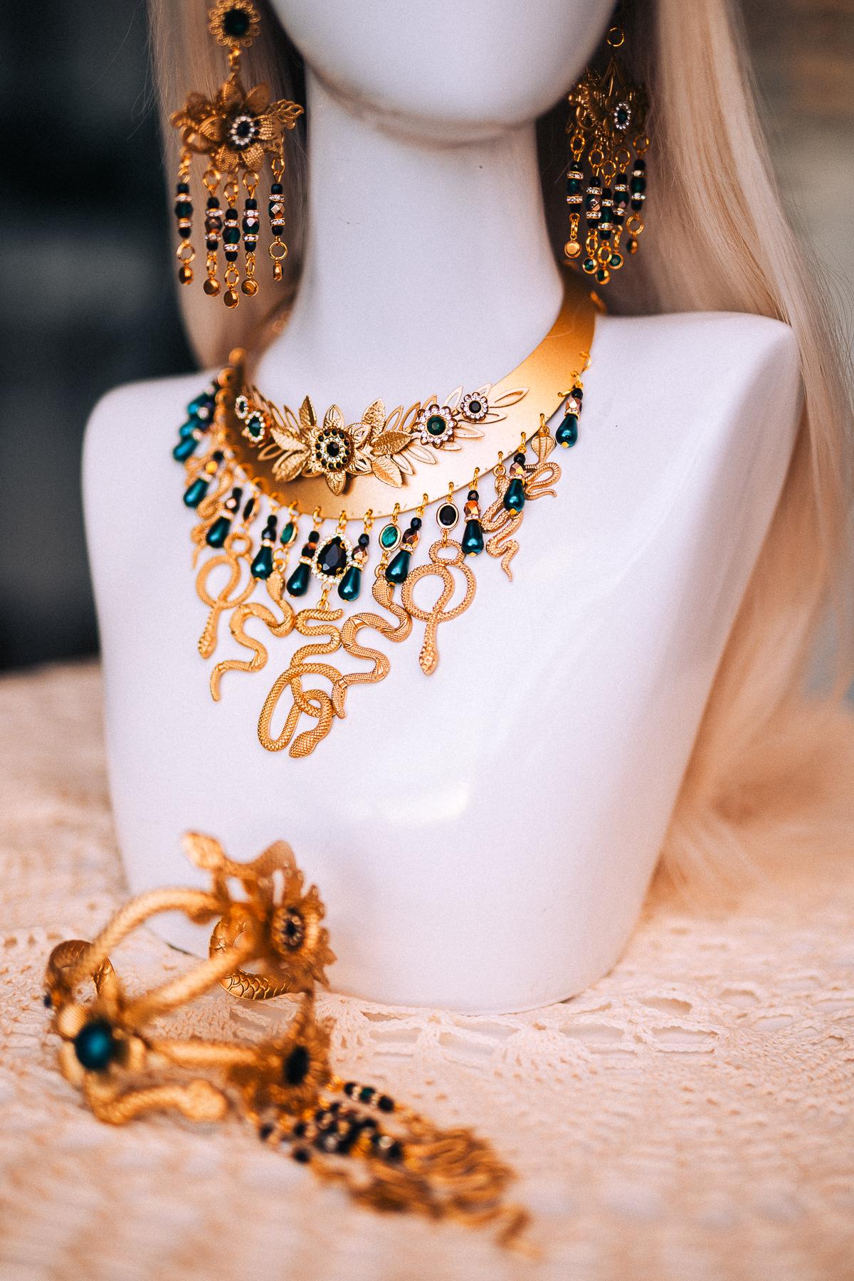 Medusa Tiara, Gold Snake Crown, Emerald Goddess Headpiece, Greek Goddess Crown, Medusa Costume Headpiece