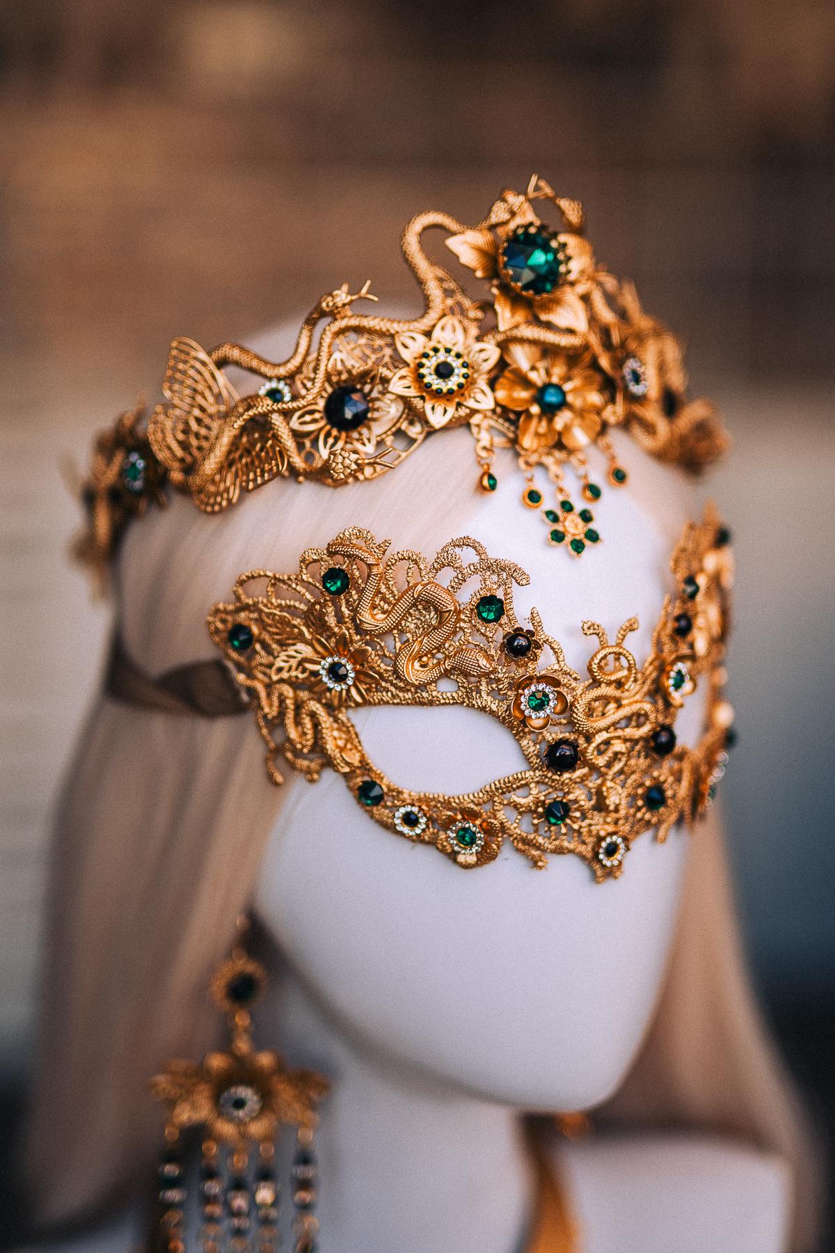 Medusa Tiara, Gold Snake Crown, Emerald Goddess Headpiece, Greek Goddess Crown, Medusa Costume Headpiece