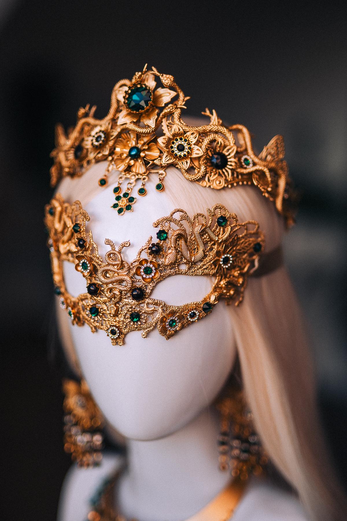 Medusa Tiara, Gold Snake Crown, Emerald Goddess Headpiece, Greek Goddess Crown, Medusa Costume Headpiece