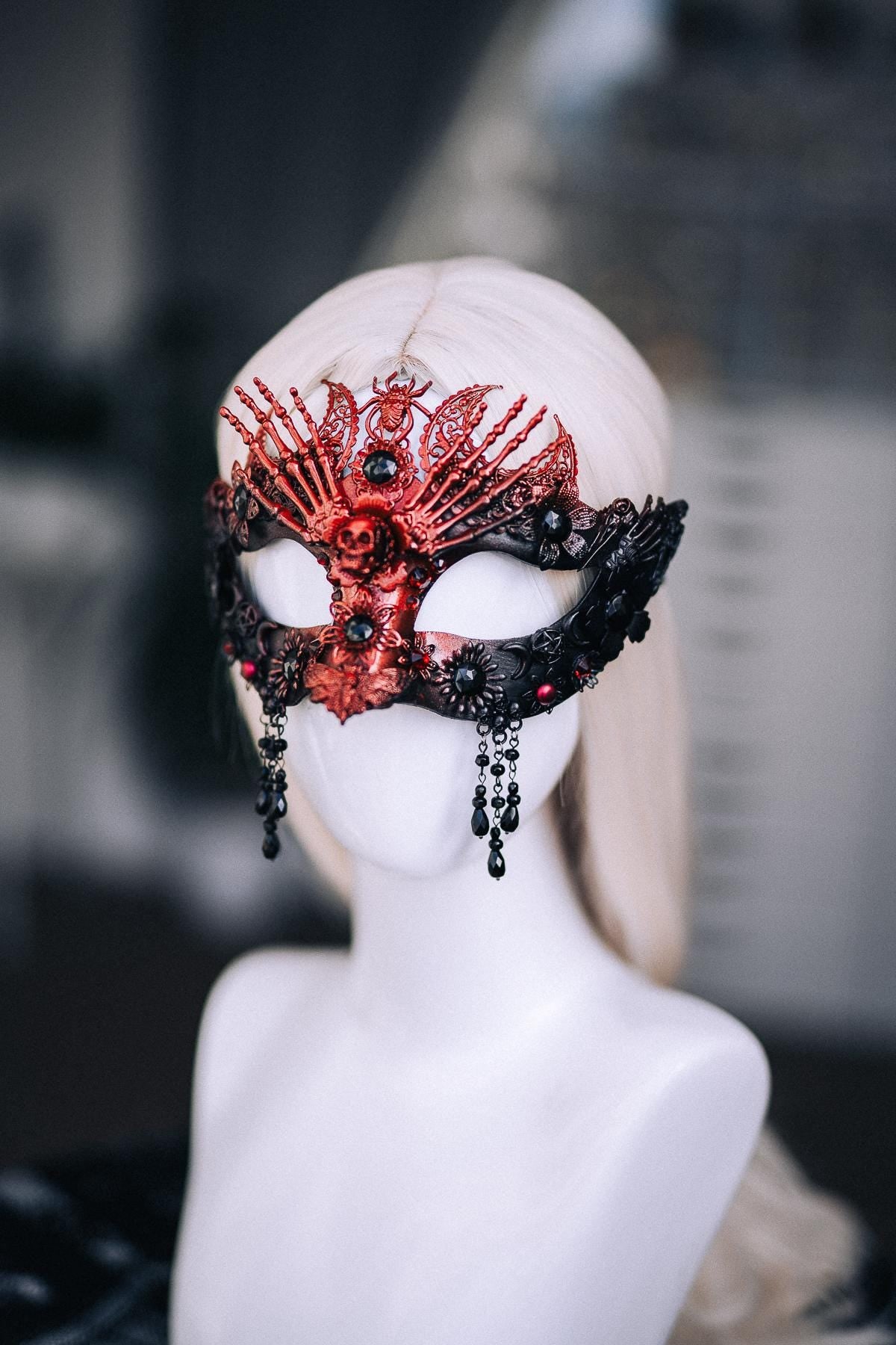 Demon Queen Crown, Red Black Horned Crown, Gothic Skull Headpiece, Dark Fantasy Headdress, Devil Crown, Halloween Costume Crown