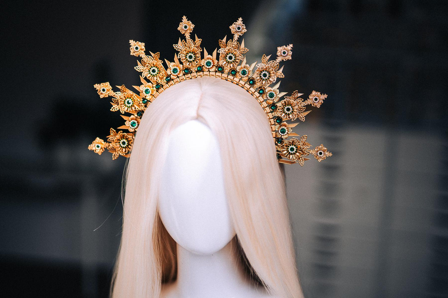 Gold Emerald Halo Crown, Green Jeweled Sunburst Crown, Baroque Goddess Headpiece, Fantasy Wedding Crown, Celestial Halo Tiara