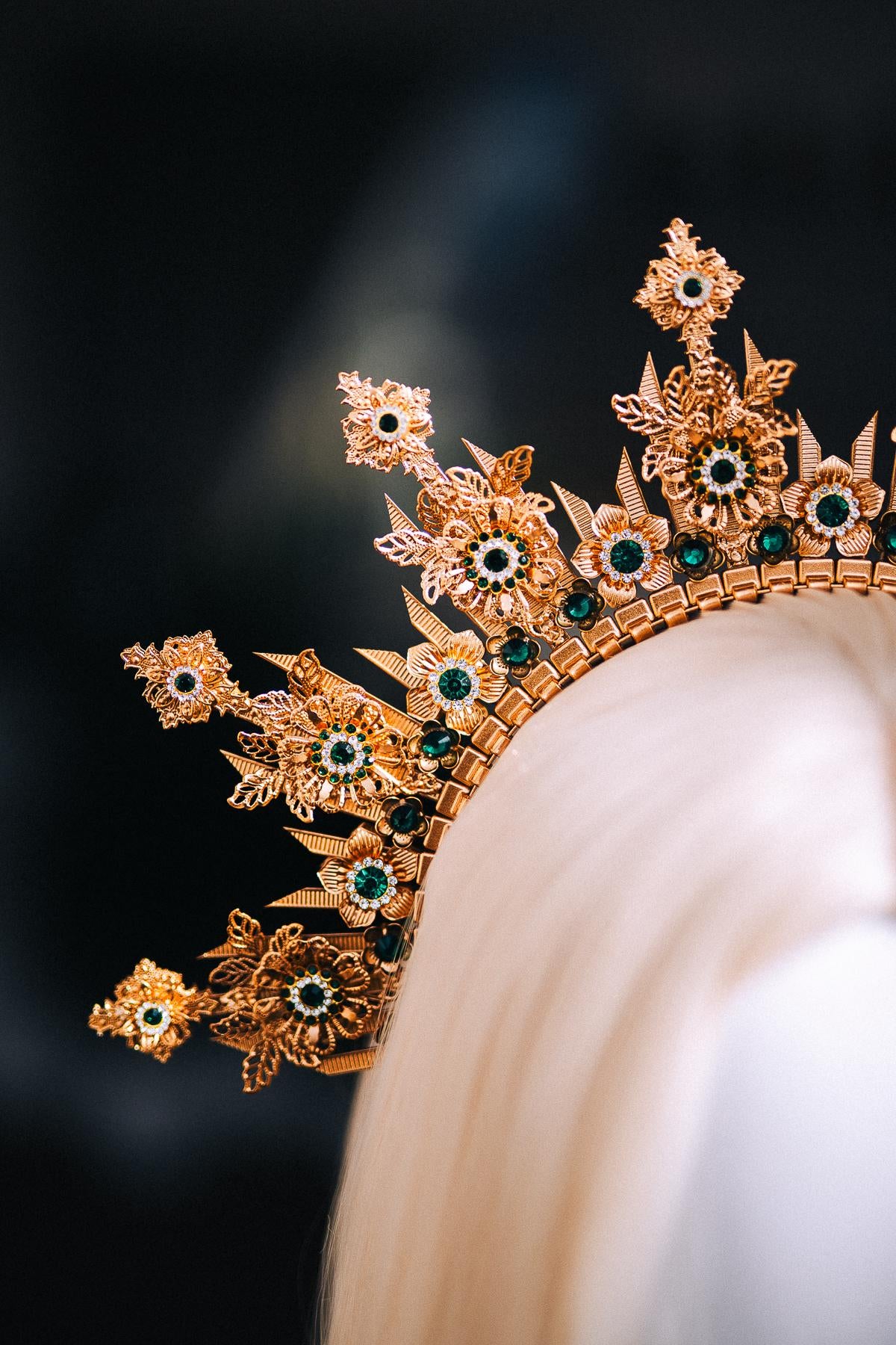 Gold Emerald Halo Crown, Green Jeweled Sunburst Crown, Baroque Goddess Headpiece, Fantasy Wedding Crown, Celestial Halo Tiara