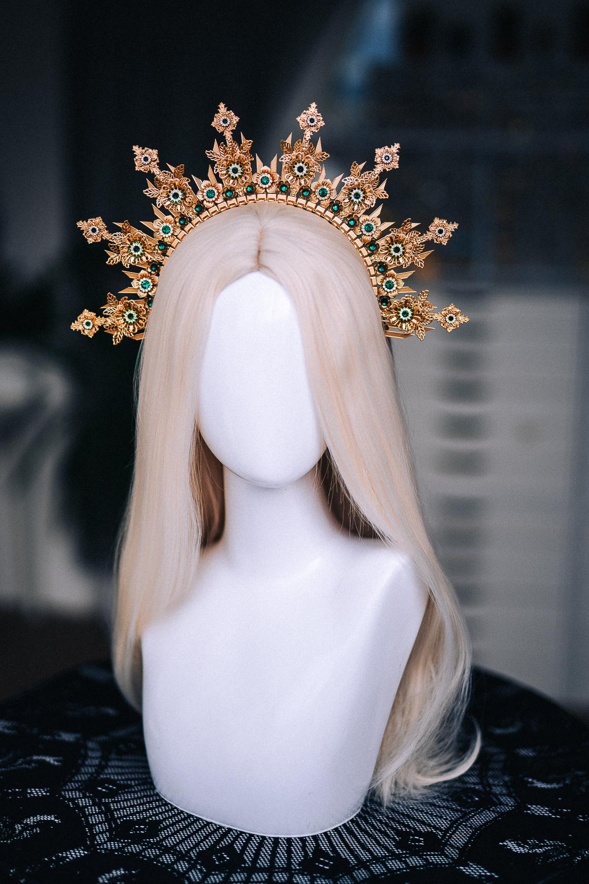 Gold Emerald Halo Crown, Green Jeweled Sunburst Crown, Baroque Goddess Headpiece, Fantasy Wedding Crown, Celestial Halo Tiara