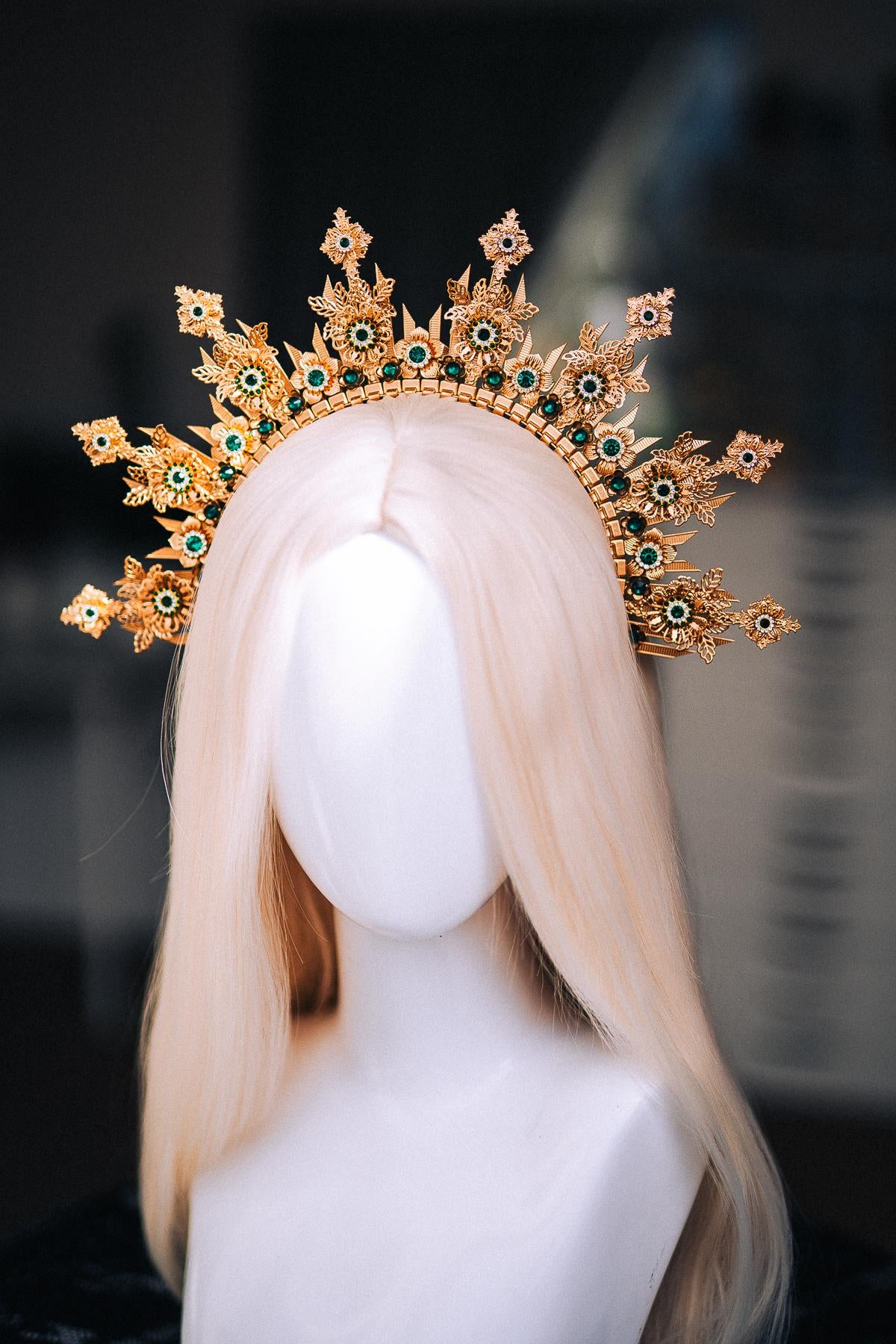 Gold Emerald Halo Crown, Green Jeweled Sunburst Crown, Baroque Goddess Headpiece, Fantasy Wedding Crown, Celestial Halo Tiara