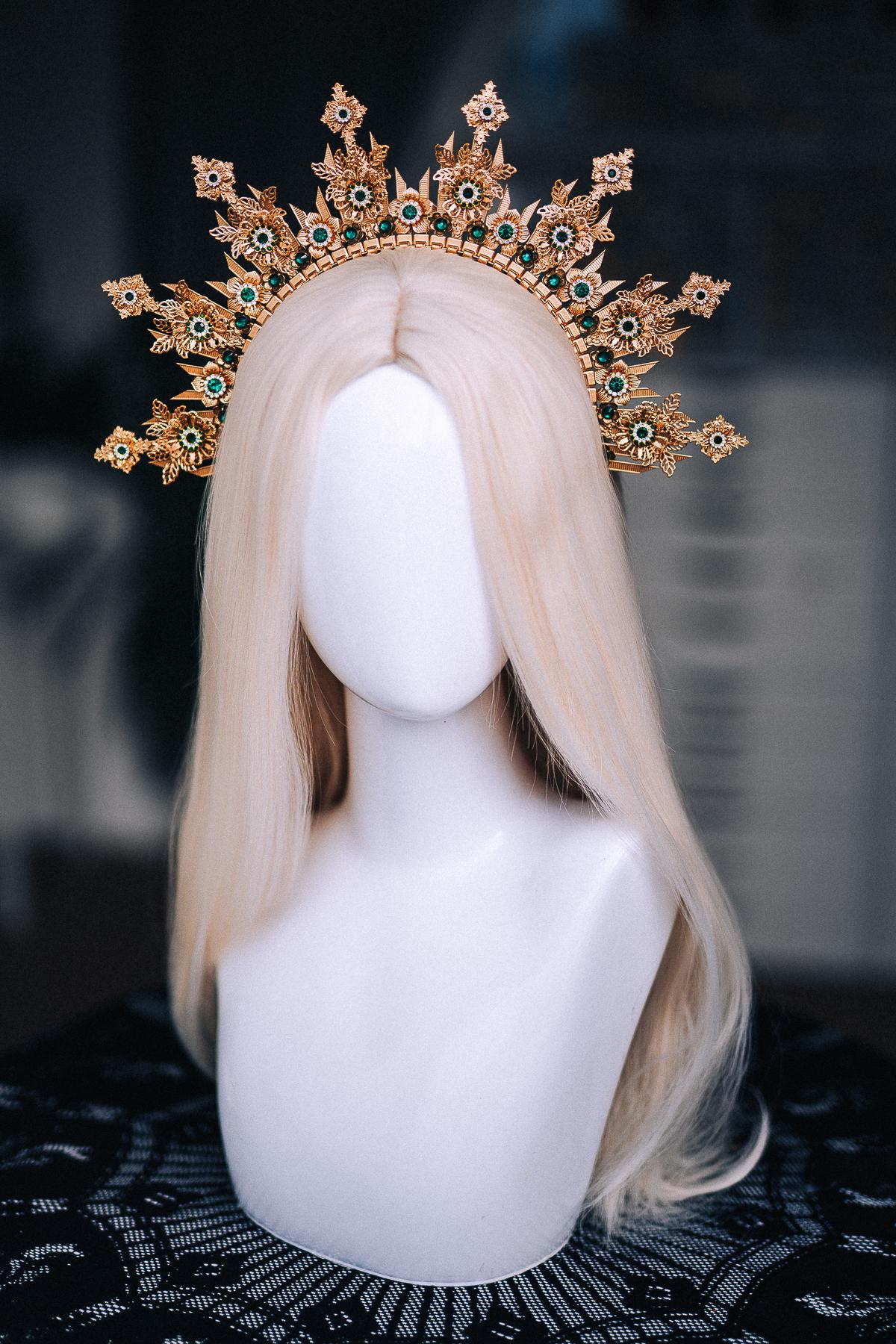 Gold Emerald Halo Crown, Green Jeweled Sunburst Crown, Baroque Goddess Headpiece, Fantasy Wedding Crown, Celestial Halo Tiara