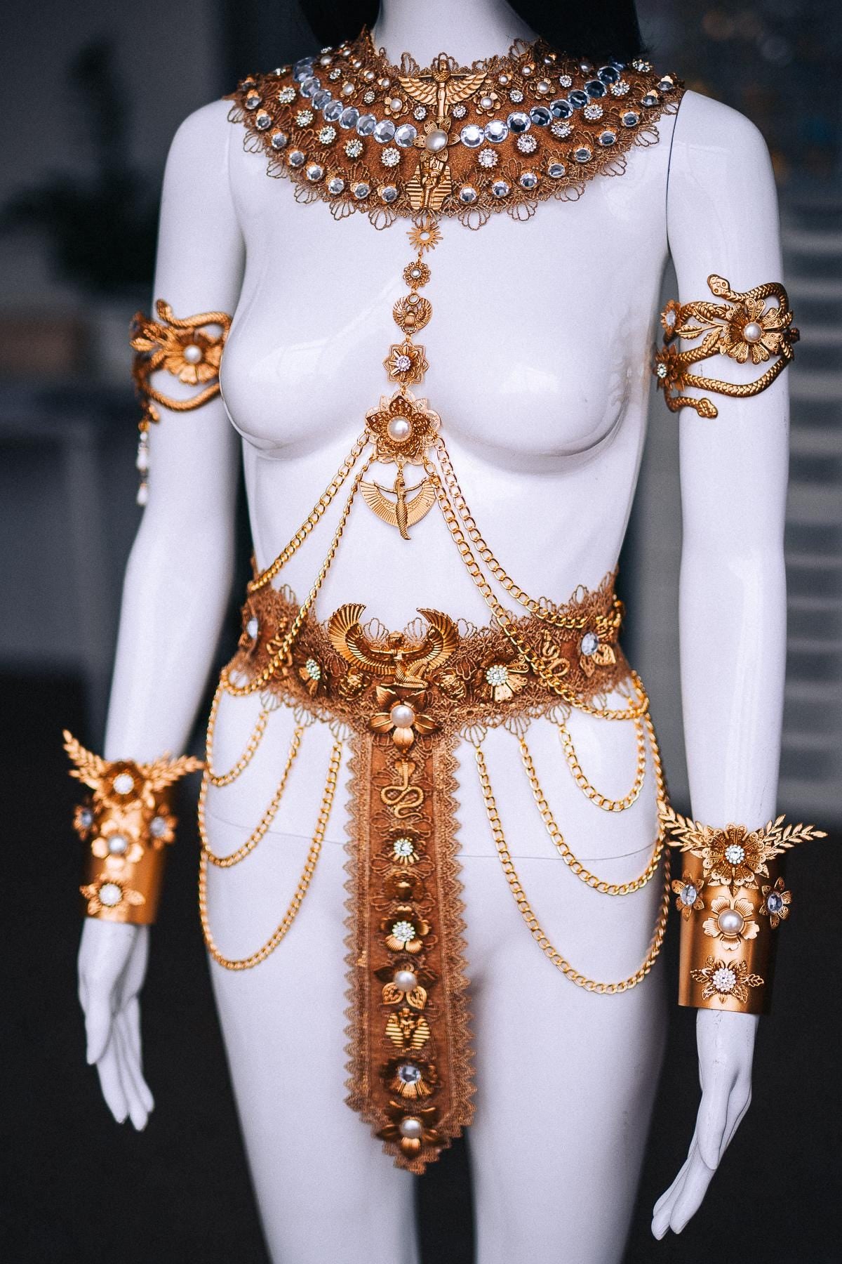 Cleopatra Finger Claws, Gold Egyptian Nail Armor, White Pearl Finger Armor, Pharaoh Costume Jewelry, Egyptian Goddess Claws