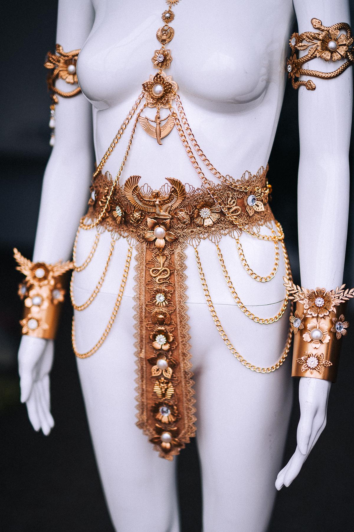 Cleopatra Body Harness, Gold Egyptian Chain Jewelry, White Pearl Body Jewelry, Pharaoh Costume Harness, Egyptian Goddess Accessories