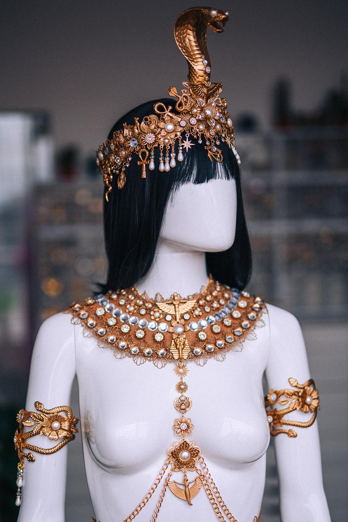 Cleopatra Body Harness, Gold Egyptian Chain Jewelry, White Pearl Body Jewelry, Pharaoh Costume Harness, Egyptian Goddess Accessories