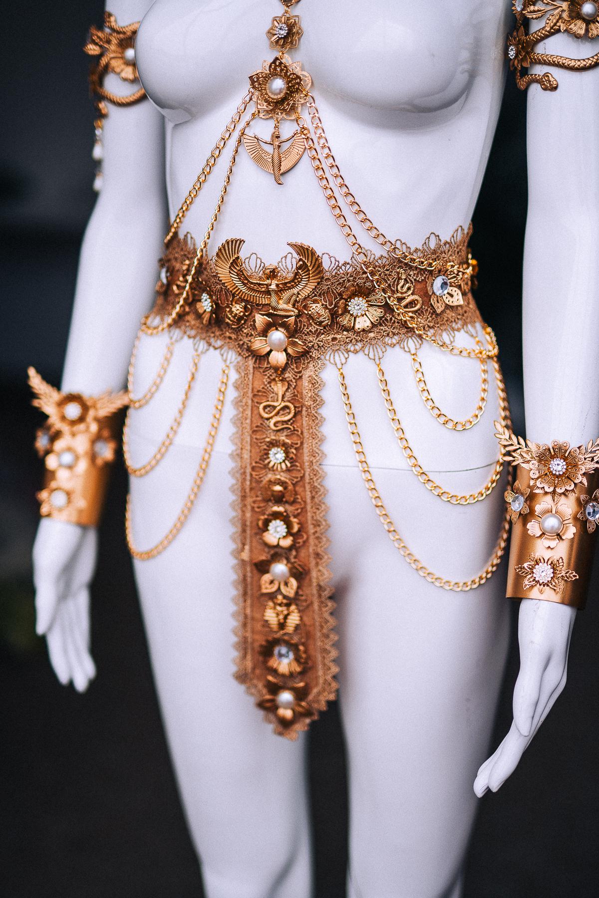 Cleopatra Belt, Gold Egyptian Waist Belt, White Pearl Pharaoh Jewelry, Egyptian Goddess Costume, Gold Chain Waist Jewelry