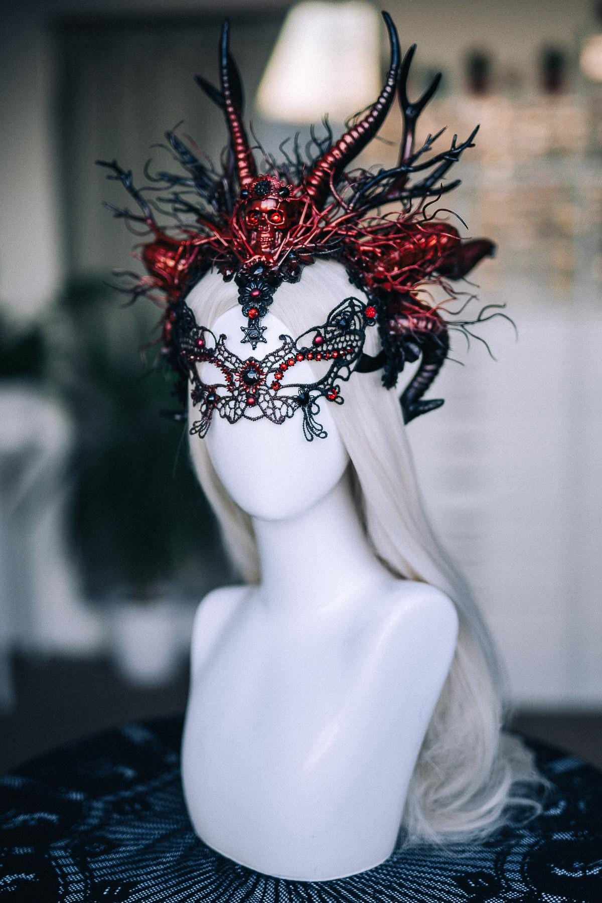 Demon Queen Crown, Red Black Horned Crown, Gothic Skull Headpiece, Dark Fantasy Headdress, Devil Crown, Halloween Costume Crown