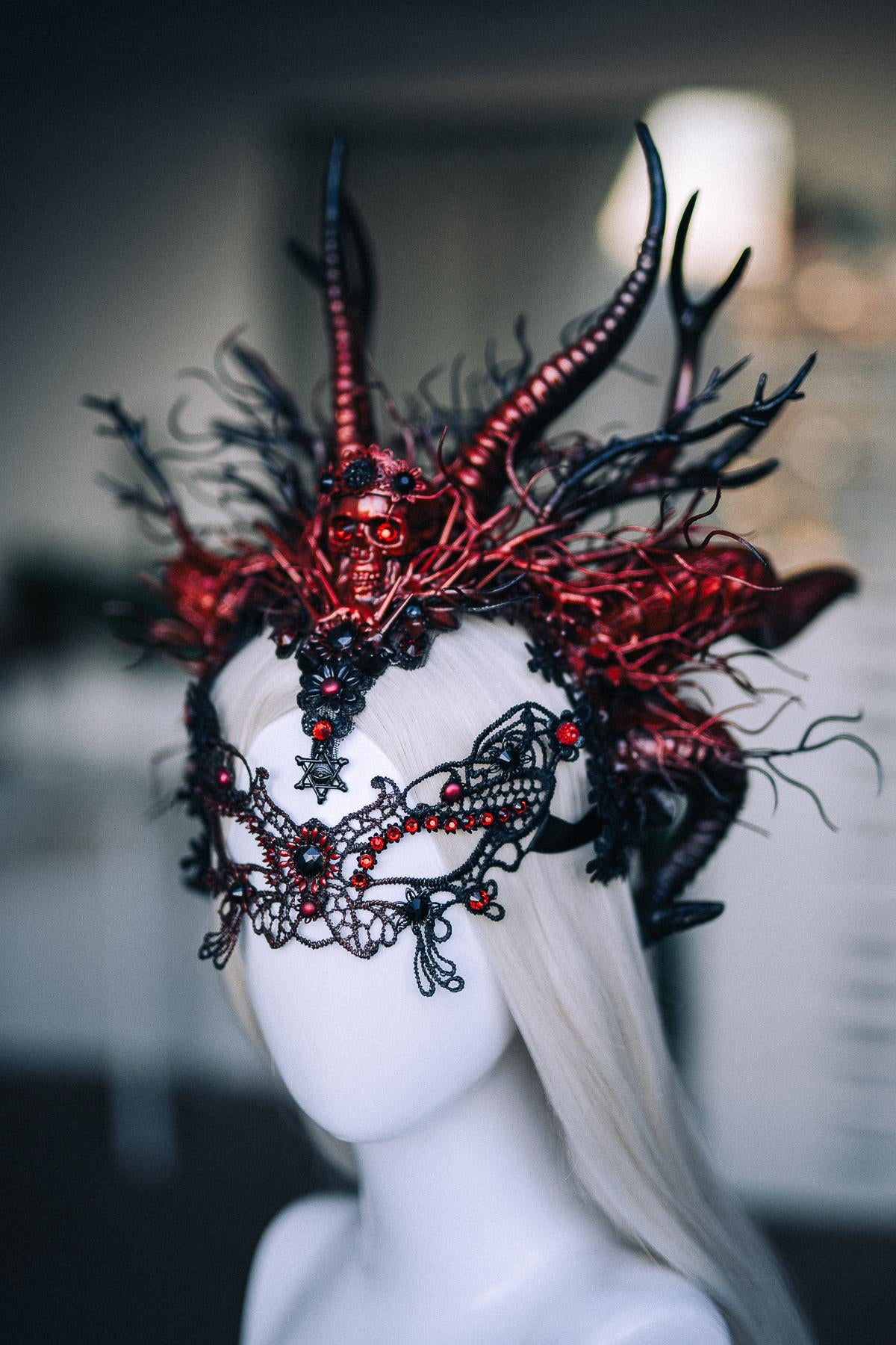 Demon Queen Crown, Red Black Horned Crown, Gothic Skull Headpiece, Dark Fantasy Headdress, Devil Crown, Halloween Costume Crown
