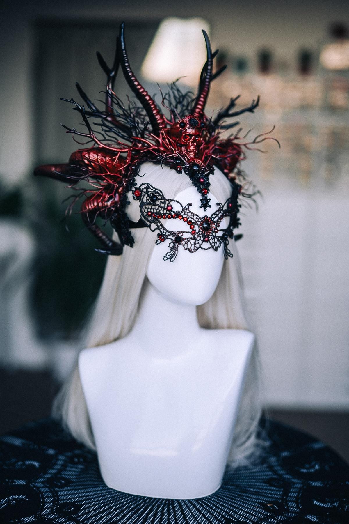 Demon Queen Crown, Red Black Horned Crown, Gothic Skull Headpiece, Dark Fantasy Headdress, Devil Crown, Halloween Costume Crown