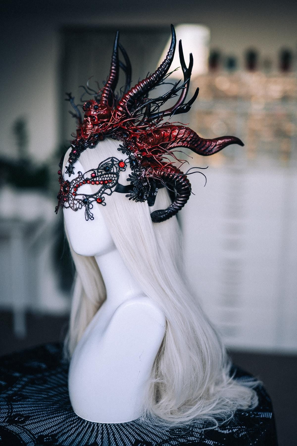 Demon Queen Crown, Red Black Horned Crown, Gothic Skull Headpiece, Dark Fantasy Headdress, Devil Crown, Halloween Costume Crown