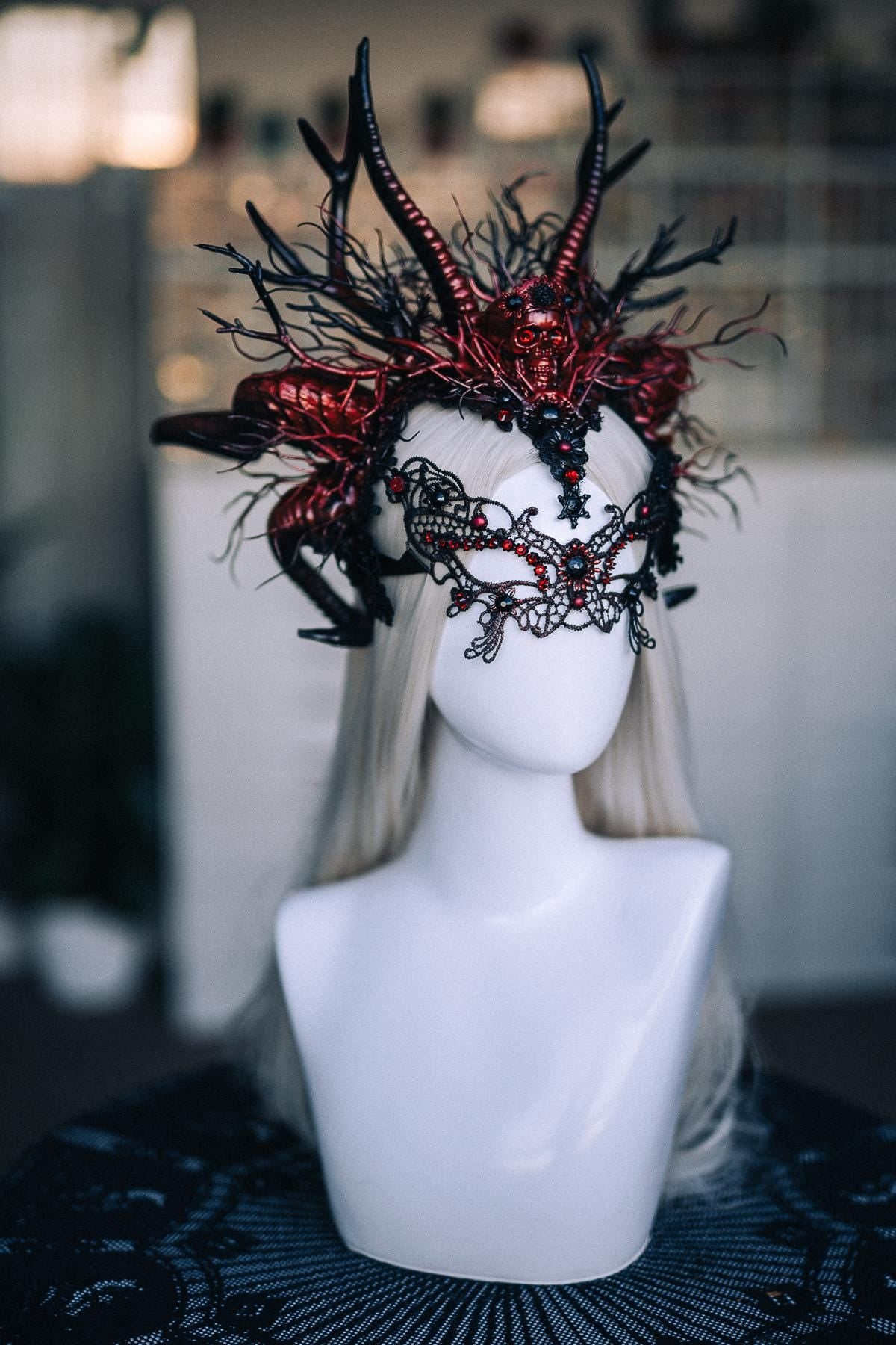 Demon Queen Crown, Red Black Horned Crown, Gothic Skull Headpiece, Dark Fantasy Headdress, Devil Crown, Halloween Costume Crown