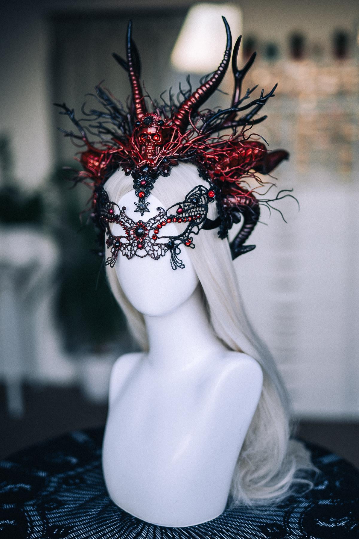 Demon Queen Crown, Red Black Horned Crown, Gothic Skull Headpiece, Dark Fantasy Headdress, Devil Crown, Halloween Costume Crown