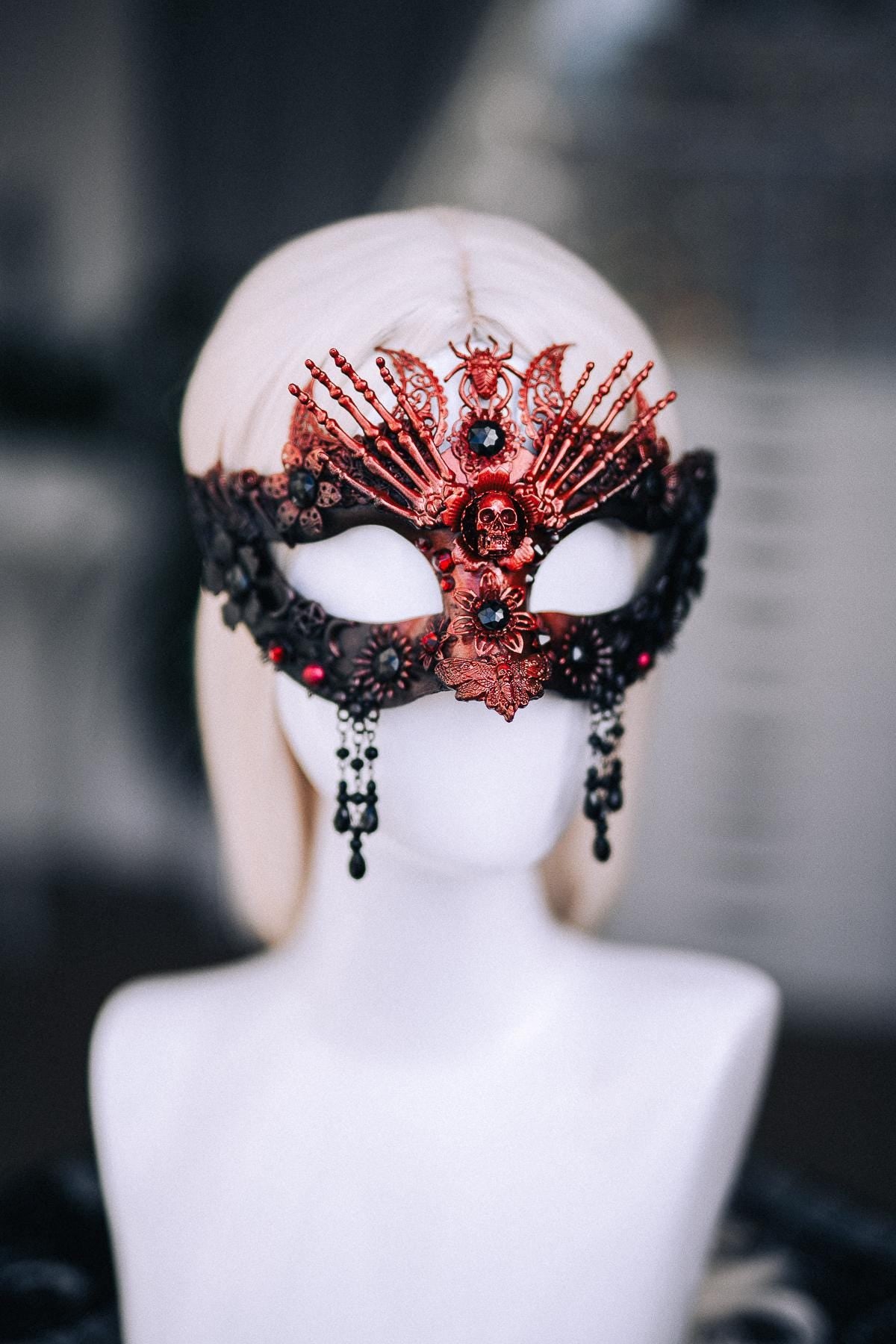 Demon Queen Crown, Red Black Horned Crown, Gothic Skull Headpiece, Dark Fantasy Headdress, Devil Crown, Halloween Costume Crown