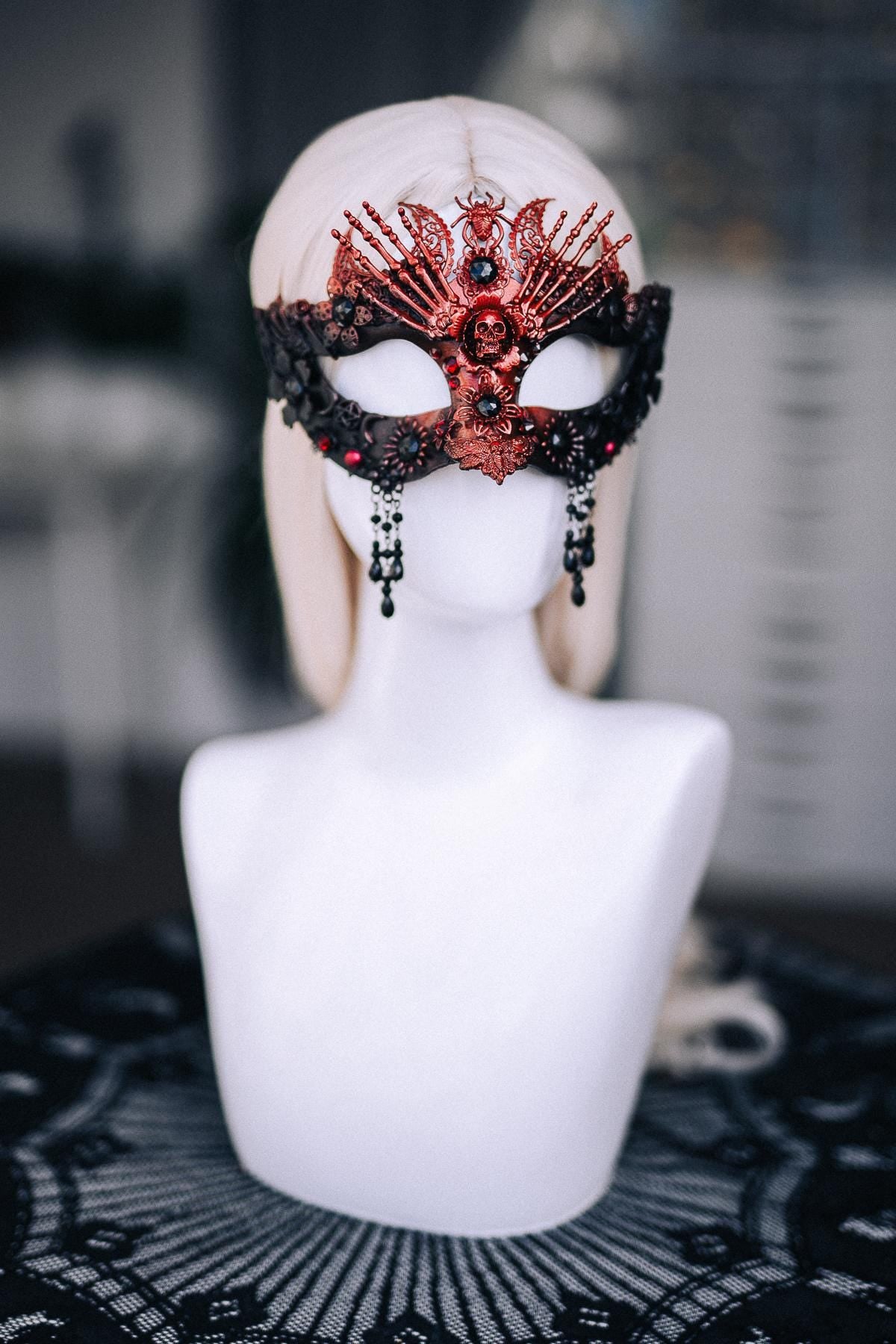 Demon Queen Crown, Red Black Horned Crown, Gothic Skull Headpiece, Dark Fantasy Headdress, Devil Crown, Halloween Costume Crown