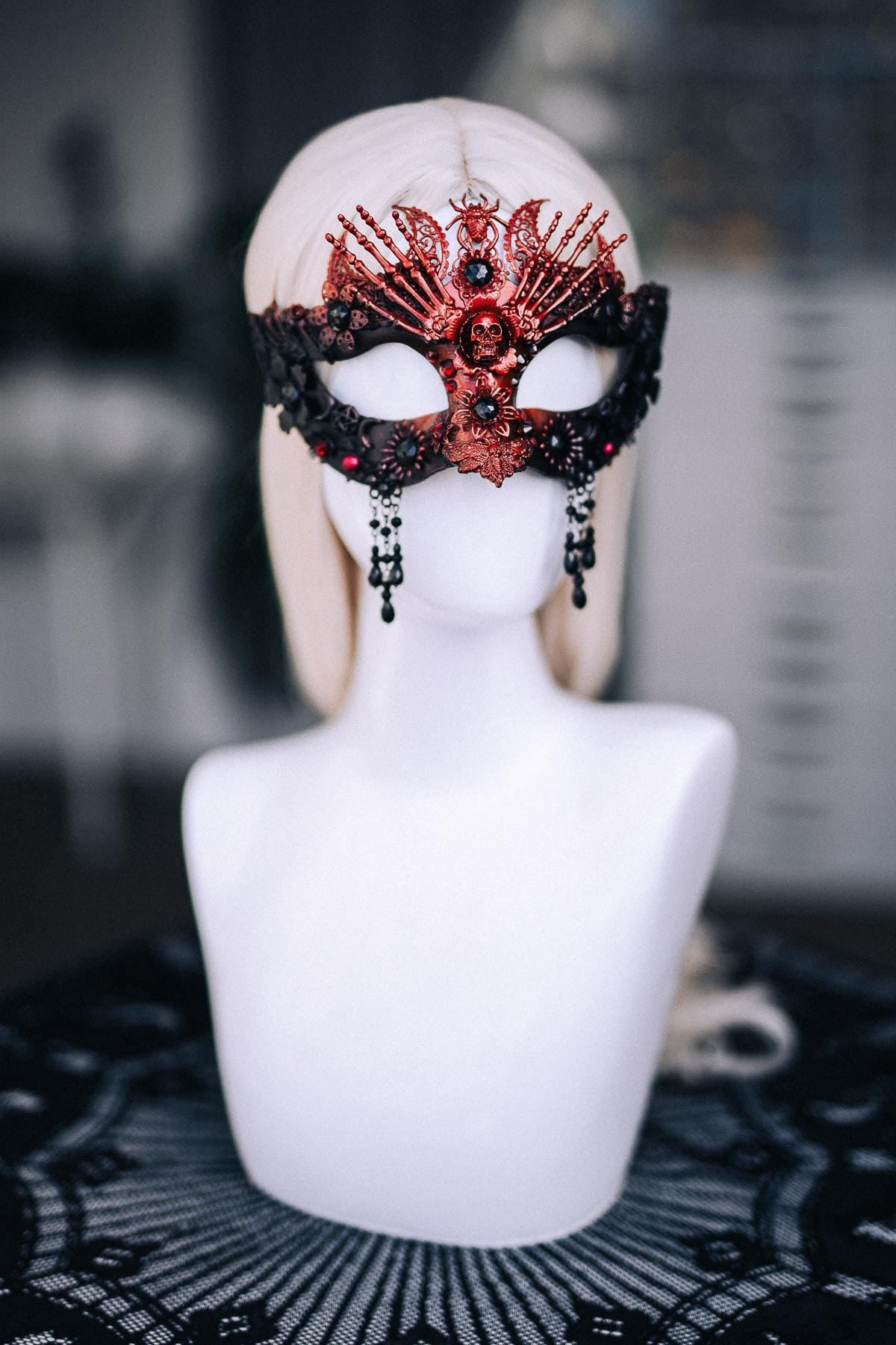 Demon Queen Crown, Red Black Horned Crown, Gothic Skull Headpiece, Dark Fantasy Headdress, Devil Crown, Halloween Costume Crown