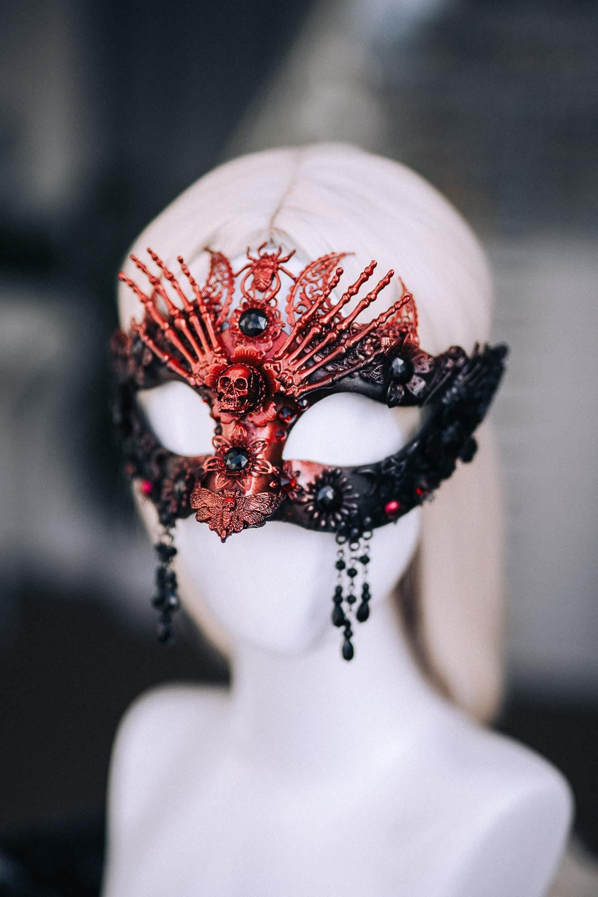 Demon Queen Crown, Red Black Horned Crown, Gothic Skull Headpiece, Dark Fantasy Headdress, Devil Crown, Halloween Costume Crown