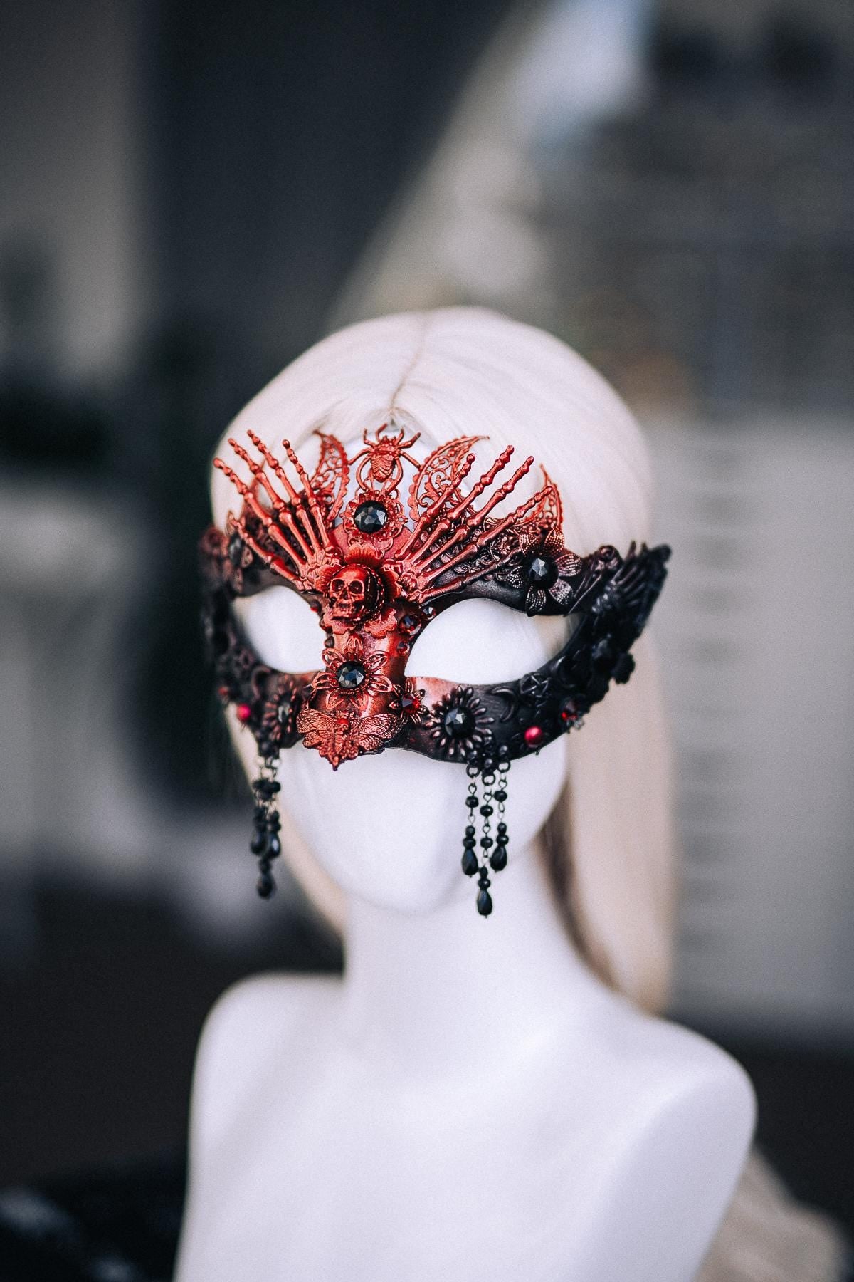 Demon Queen Crown, Red Black Horned Crown, Gothic Skull Headpiece, Dark Fantasy Headdress, Devil Crown, Halloween Costume Crown