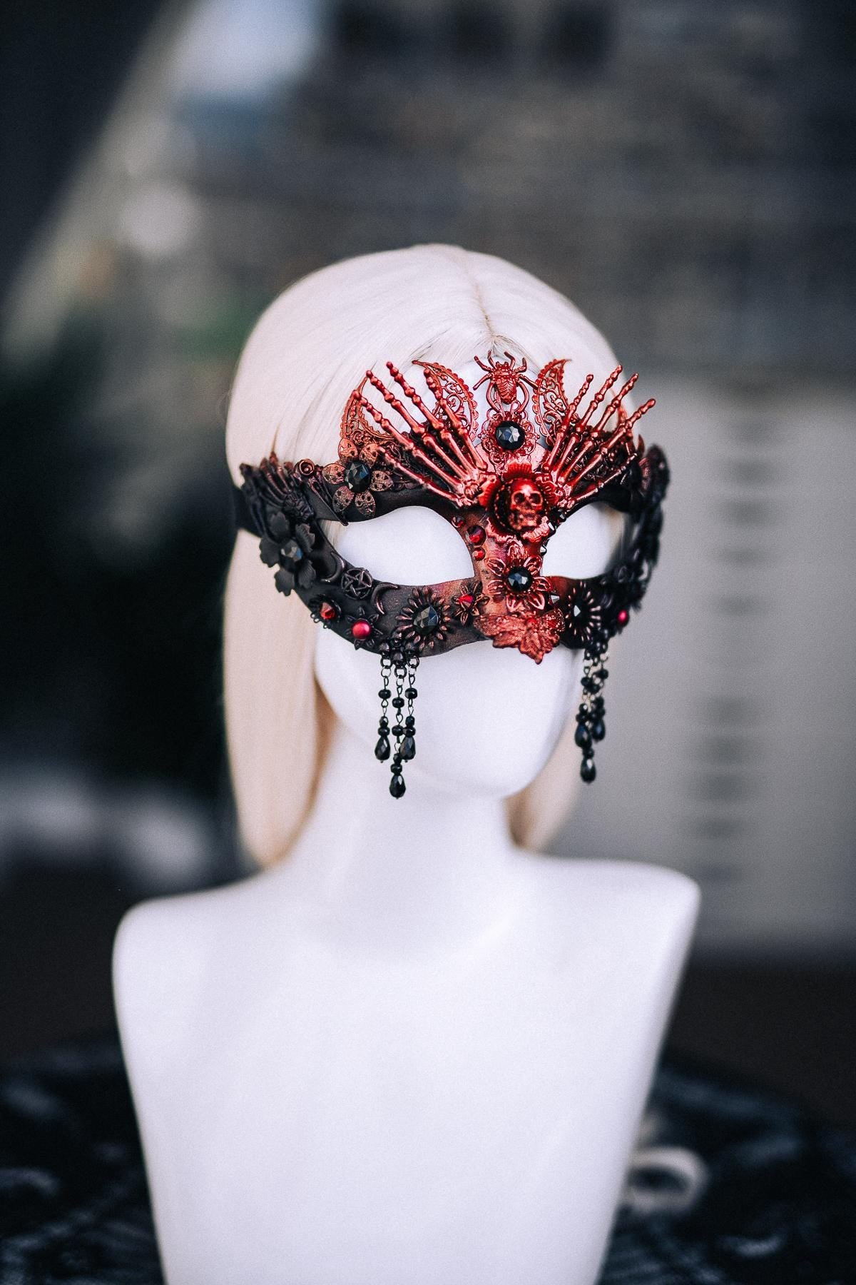 Demon Queen Crown, Red Black Horned Crown, Gothic Skull Headpiece, Dark Fantasy Headdress, Devil Crown, Halloween Costume Crown