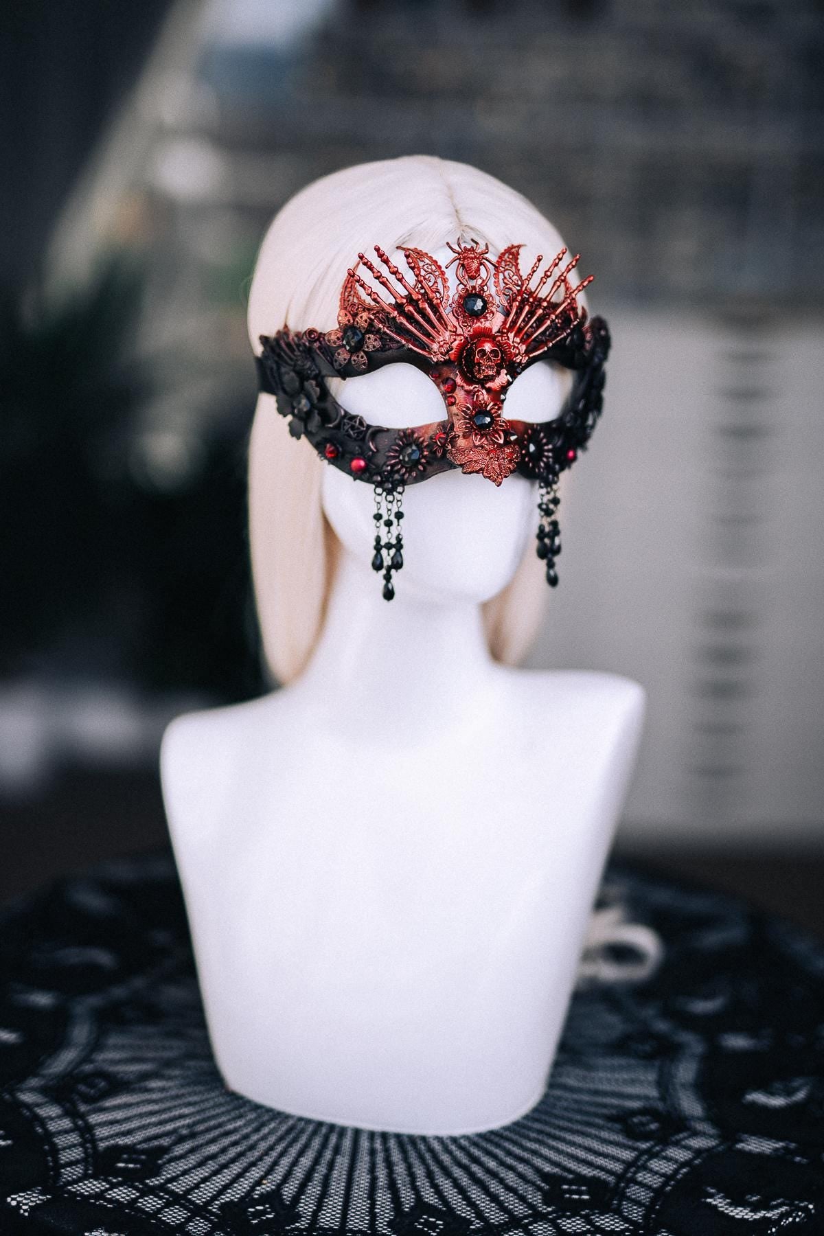 Demon Queen Crown, Red Black Horned Crown, Gothic Skull Headpiece, Dark Fantasy Headdress, Devil Crown, Halloween Costume Crown