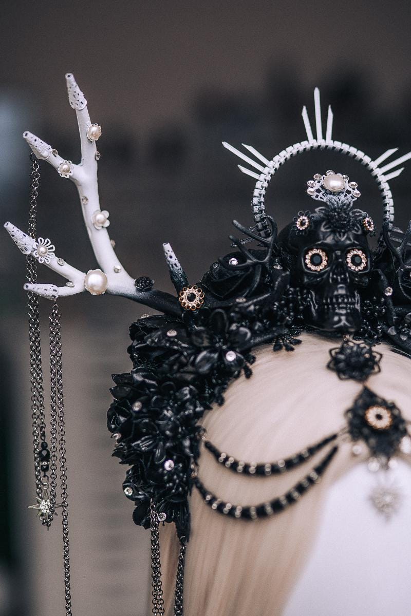 Black White Deer Antler Crown, Gothic Witch Skull Crown, Dark Fantasy Halo Headpiece, Halloween Crown, Witch Costume Headdress
