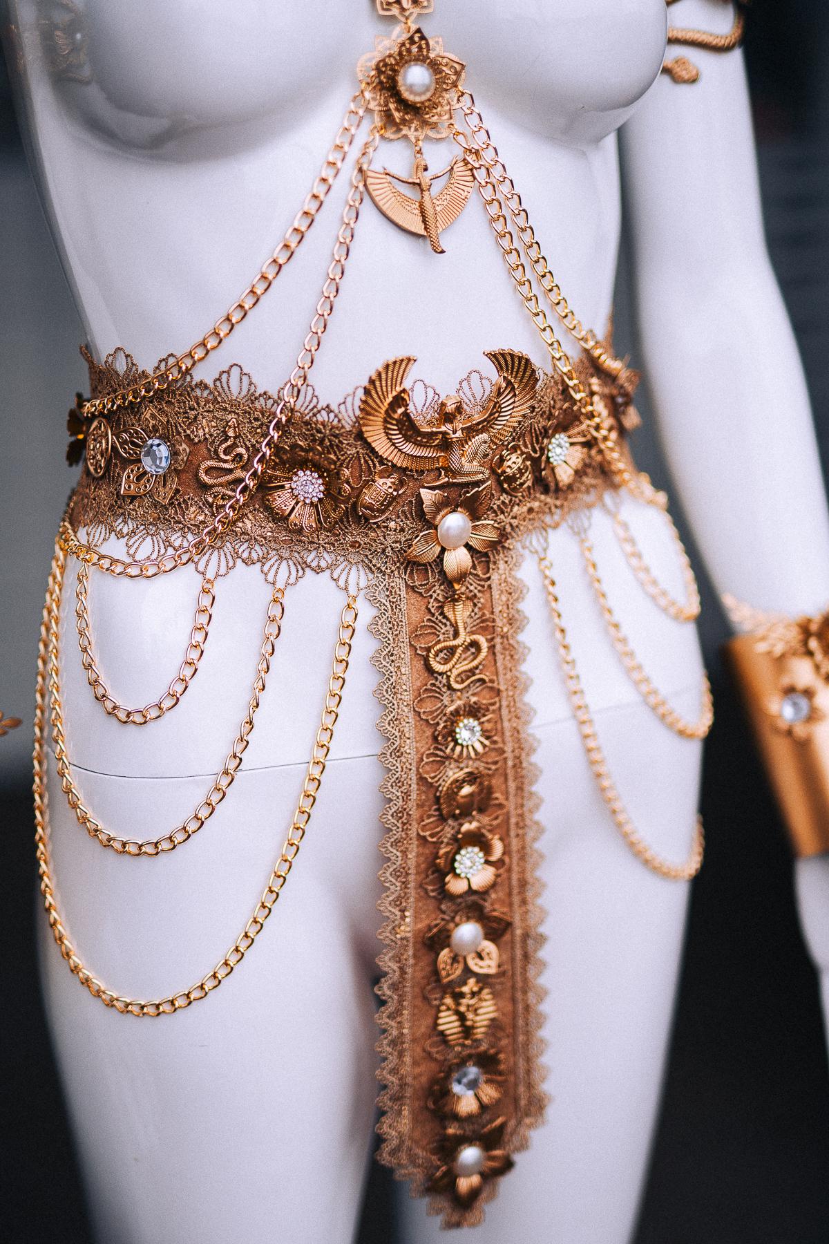 Cleopatra Body Harness, Gold Egyptian Chain Jewelry, White Pearl Body Jewelry, Pharaoh Costume Harness, Egyptian Goddess Accessories