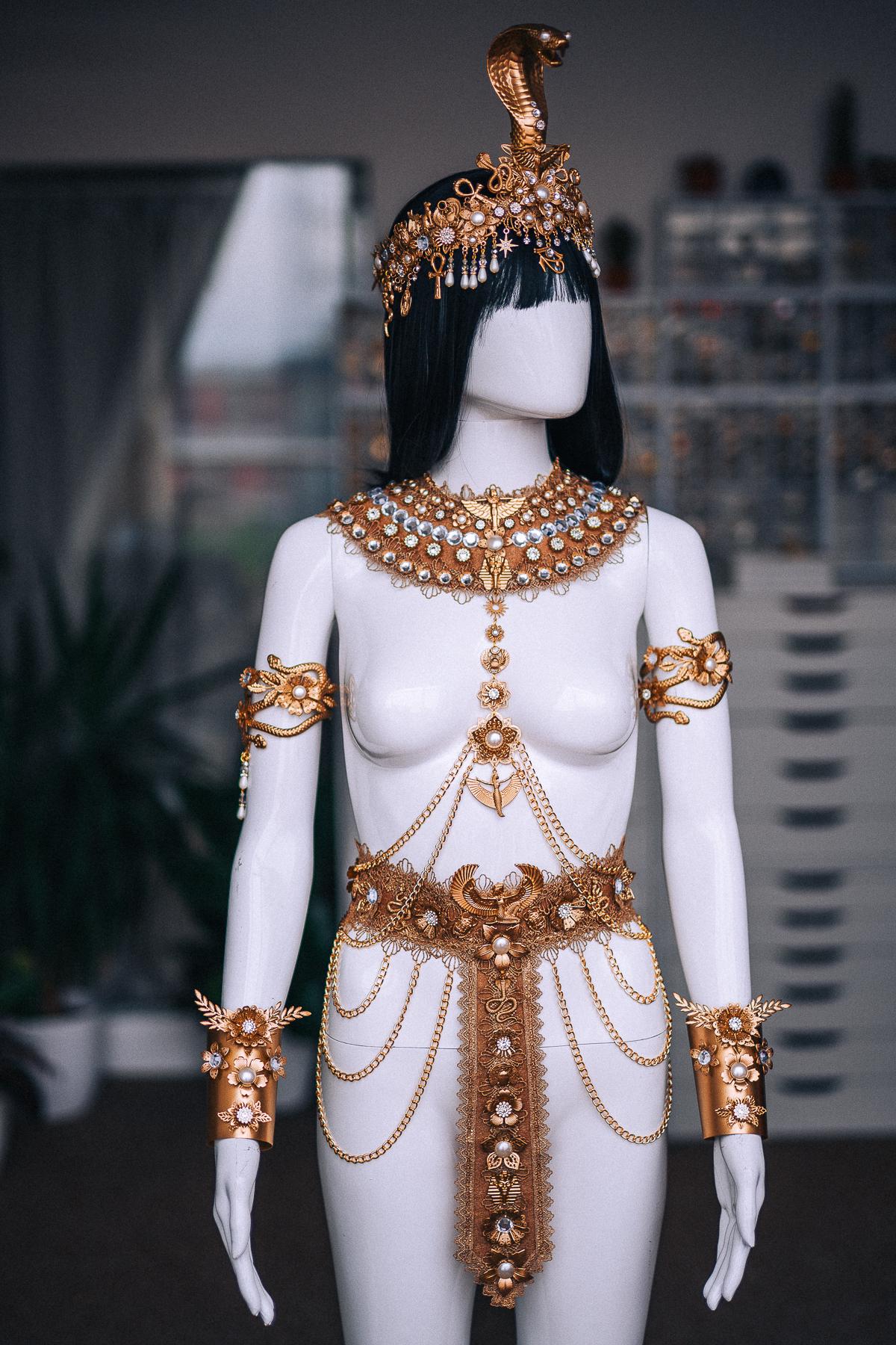 Cleopatra Body Harness, Gold Egyptian Chain Jewelry, White Pearl Body Jewelry, Pharaoh Costume Harness, Egyptian Goddess Accessories