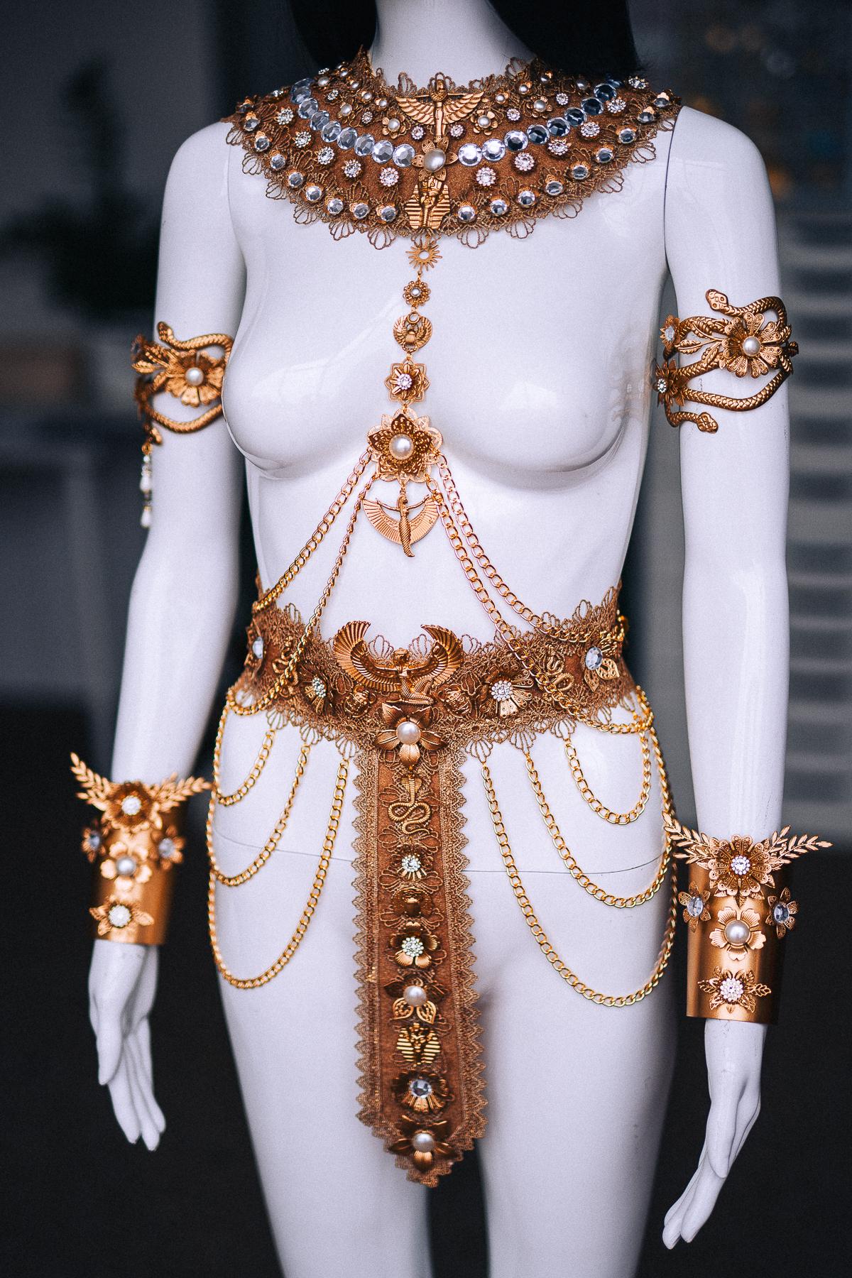 Cleopatra Body Harness, Gold Egyptian Chain Jewelry, White Pearl Body Jewelry, Pharaoh Costume Harness, Egyptian Goddess Accessories