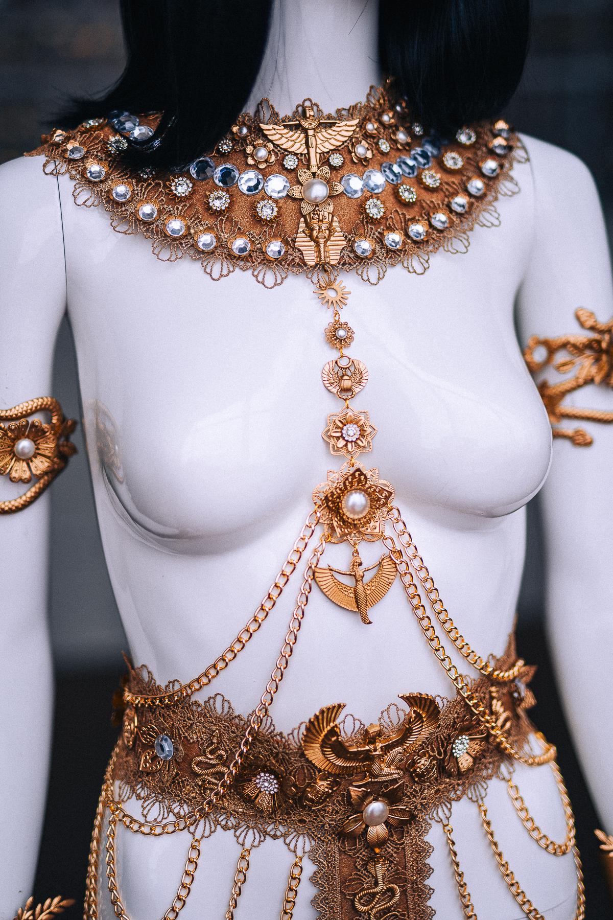 Cleopatra Belt, Gold Egyptian Waist Belt, White Pearl Pharaoh Jewelry, Egyptian Goddess Costume, Gold Chain Waist Jewelry