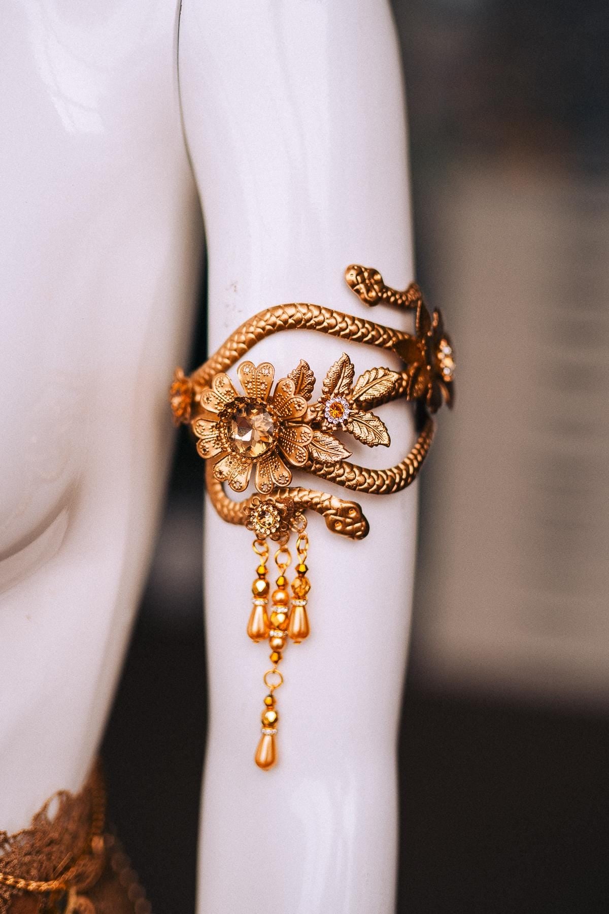 Cleopatra Belt, Gold Egyptian Waist Belt, Pharaoh Costume Jewelry, Gold Goddess Hip Belt, Egyptian Queen Body Jewelry