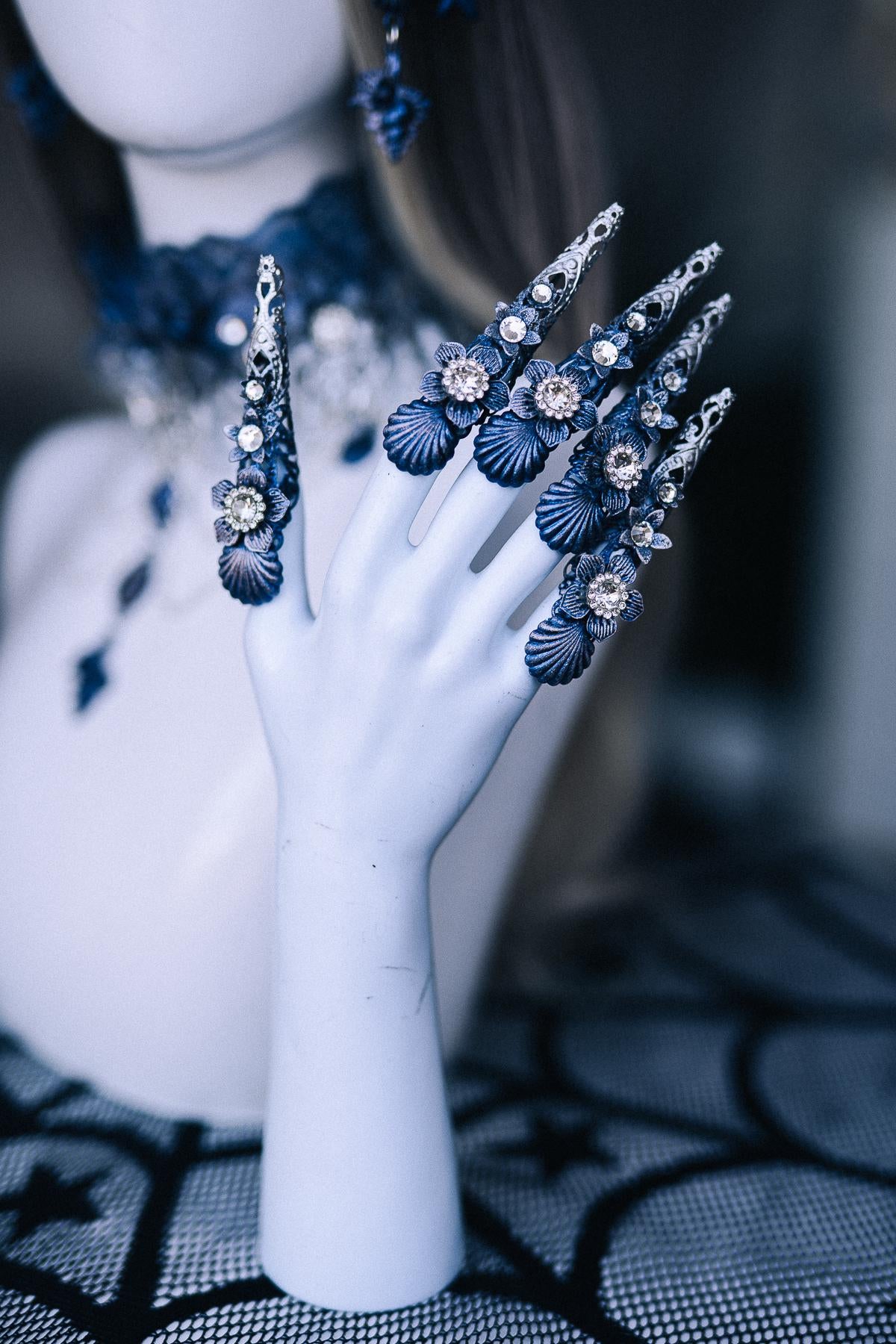 Dark Siren Choker Necklace, Mermaid Jewelry, Blue Silver Shell Necklace, Sea Witch Costume Choker, Ocean Queen Fantasy Jewelry