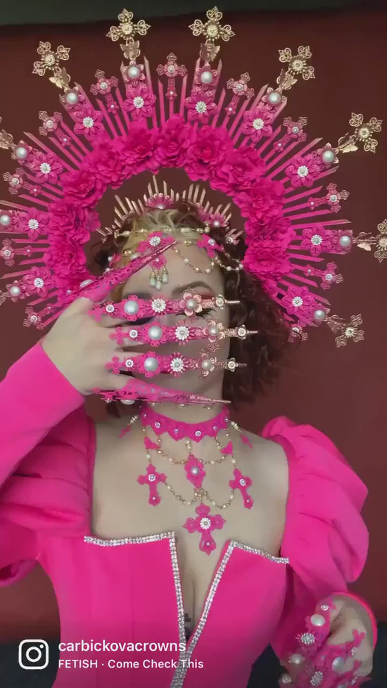 Gothic Barbie Crown, Pink Vampire Tiara, Dark Rose Headpiece, Halloween Headpiece, Pink Gothic Costume, Barbiecore Crown, Statement Halo