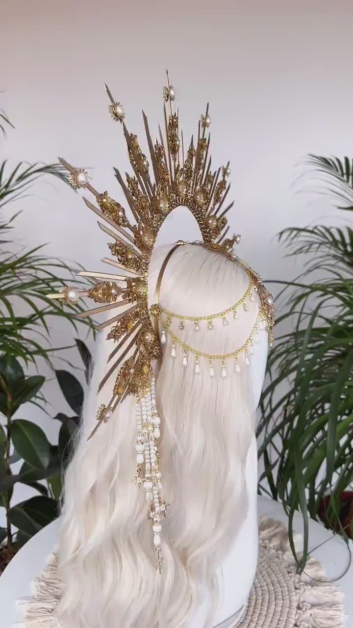 Gold halo crown, Bridal headpiece, Halo headpiece, Gold crown, Flower crown, Bridal crown, Wedding headpiece, Festival crown, Wedding crown