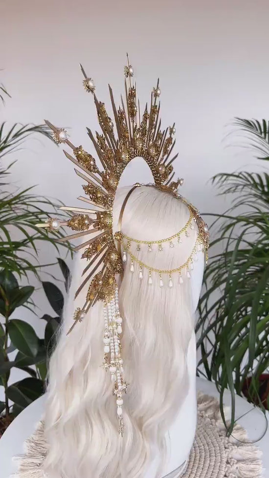 Gold halo crown, Bridal headpiece, Halo headpiece, Gold crown, Flower crown, Bridal crown, Wedding headpiece, Festival crown, Wedding crown